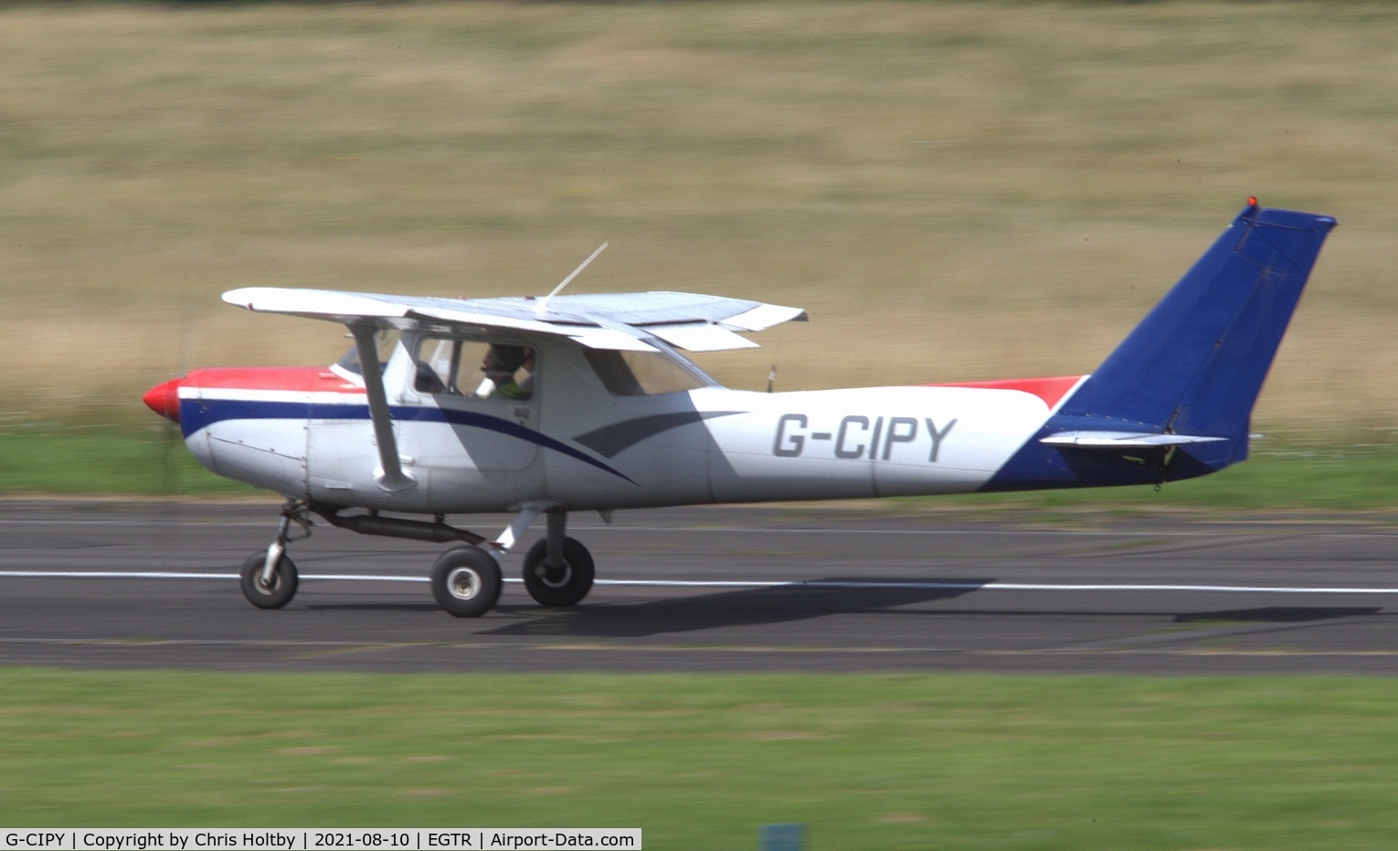 G-CIPY, 1980 Reims F152 C/N 1742, Landing at Elstree