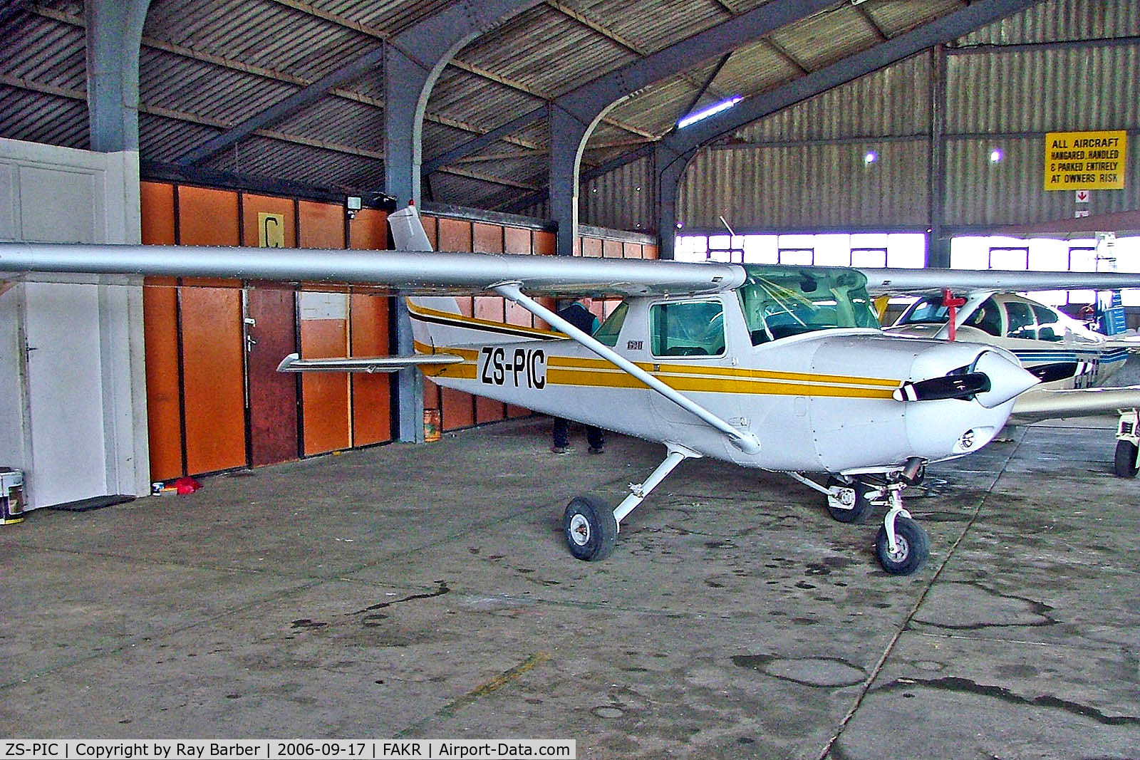 ZS-PIC, 1981 Cessna 152 C/N 15285204, ZS-PIC   Cessna 152 [152-85204] Fisantekraal~ZS 17/09/2006