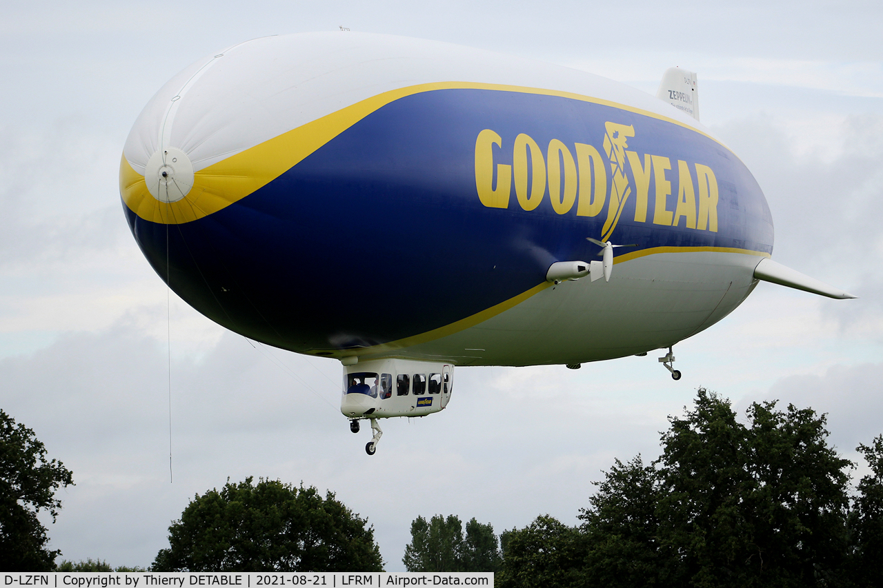 D-LZFN, 1997 Zeppelin LZ N07-100 C/N 001, Team of Zeppelin advertisement for Goodyear based in a field near Ruaudin 72 for the 24h le Mans. 19 to 23 August 2021.
5 km from le Mans airport LFRM.
It is always impressive to see the precision of the pilots during the landings and takeoffs.