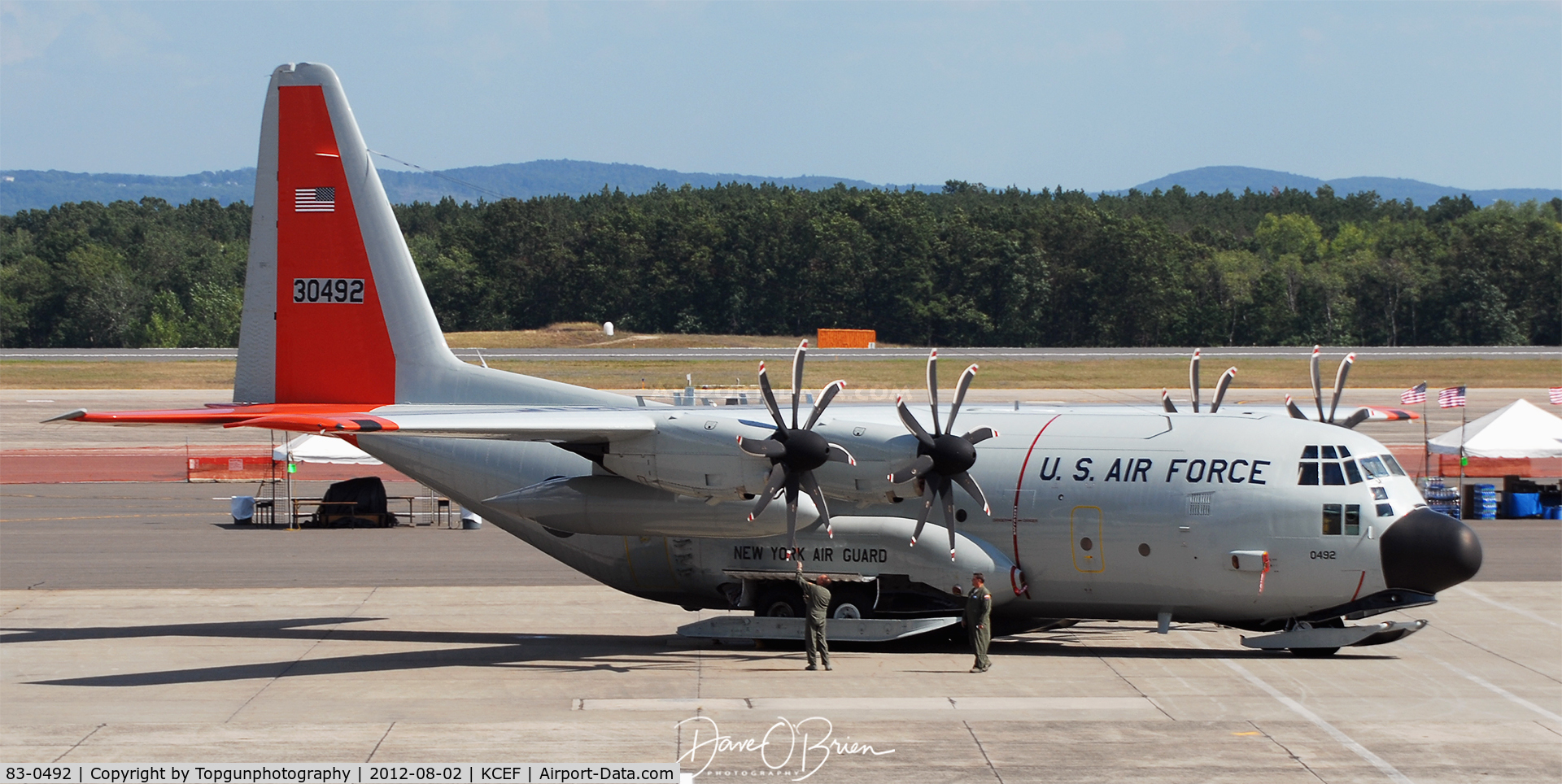 83-0492, 1983 Lockheed LC-130H Hercules C/N 382-5013, SKIER parked for static