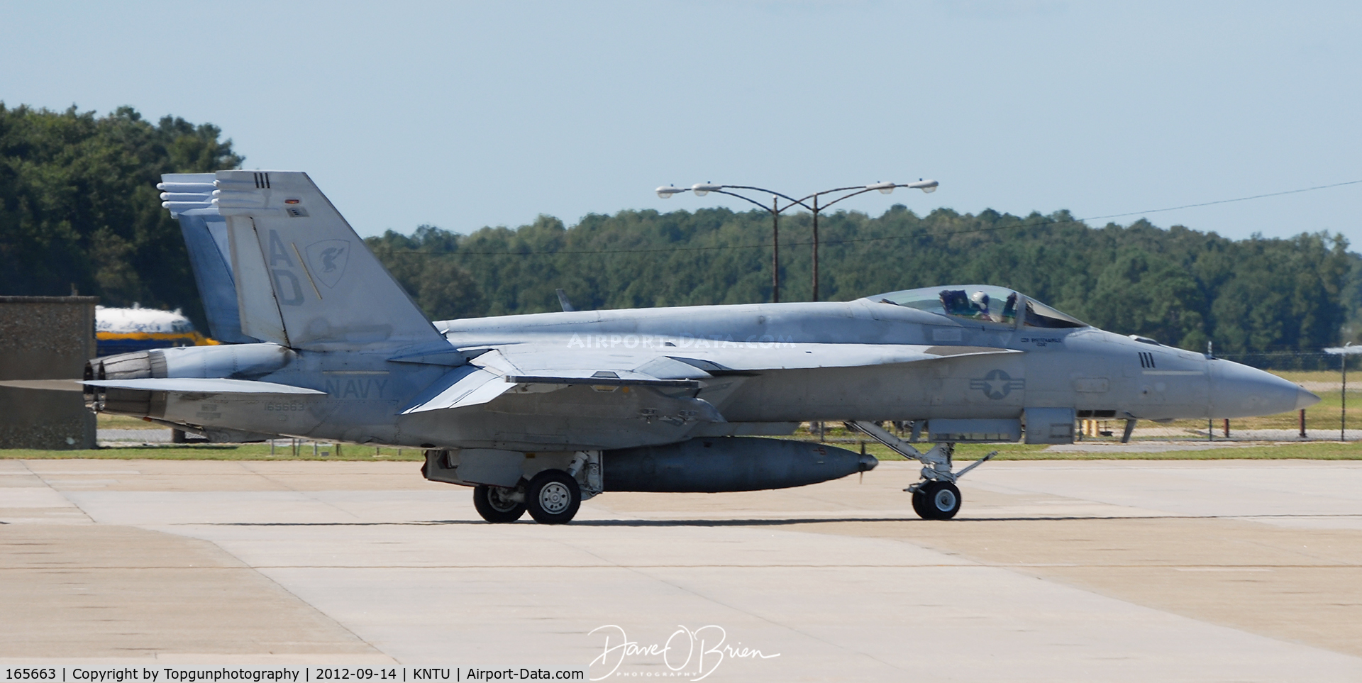 165663, Boeing F/A-18E Super Hornet C/N 1509/E017, This plane is now one of the Blue Angels new Super Hornets