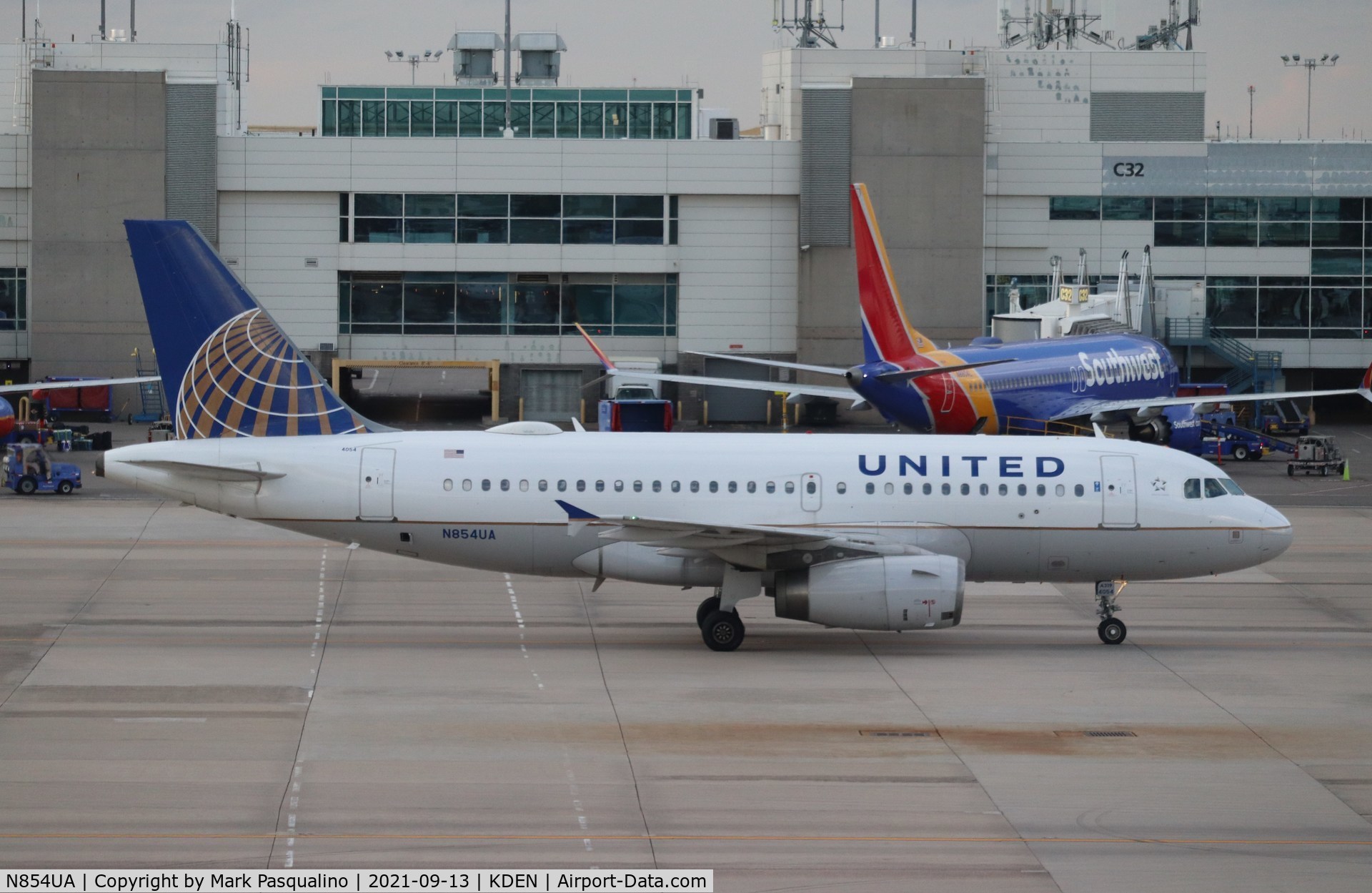 N854UA, 2002 Airbus A319-131 C/N 1731, Airbus A320-232