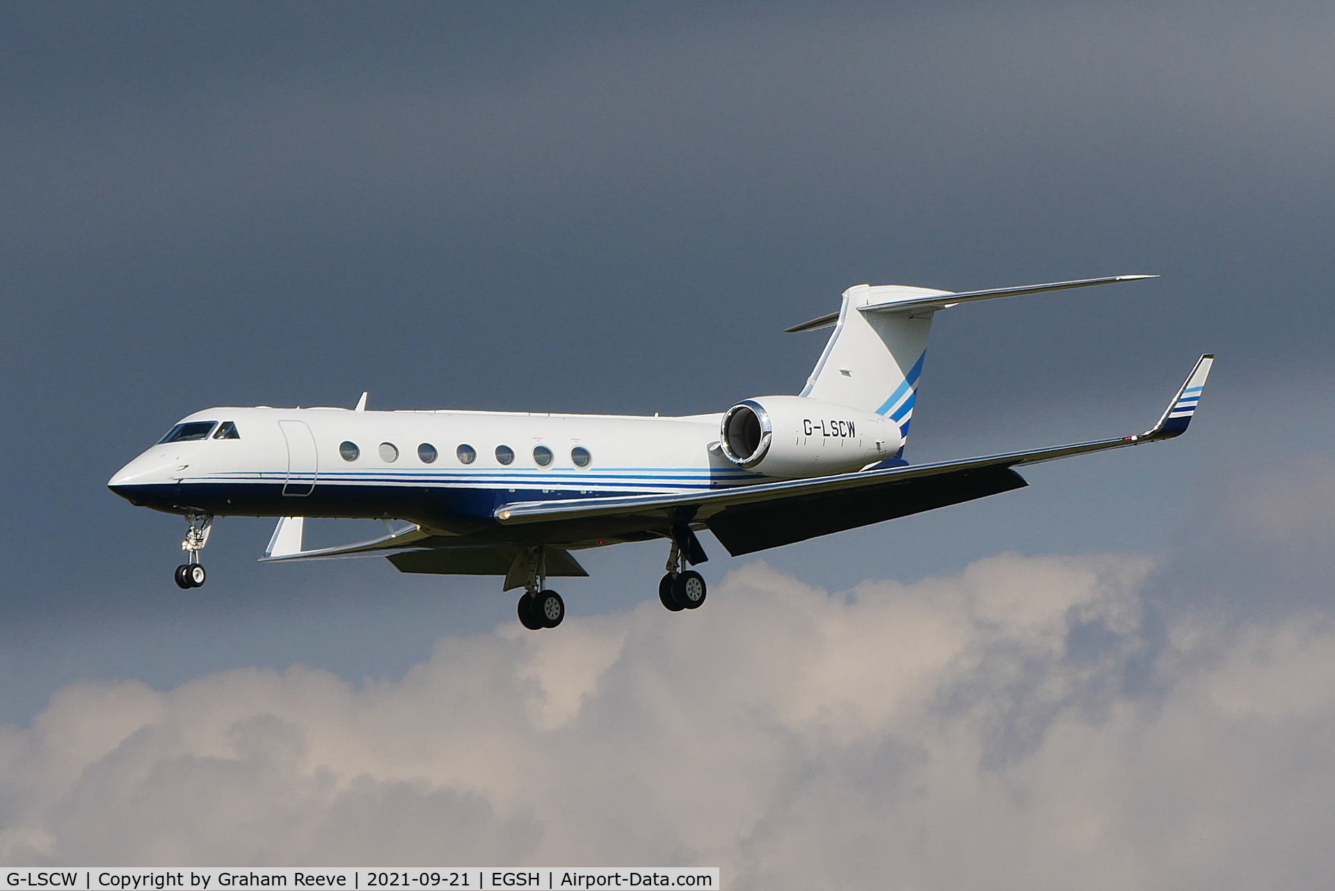 G-LSCW, 2014 Gulfstream Aerospace GV-SP (G550) C/N 5471, Landing at Norwich.