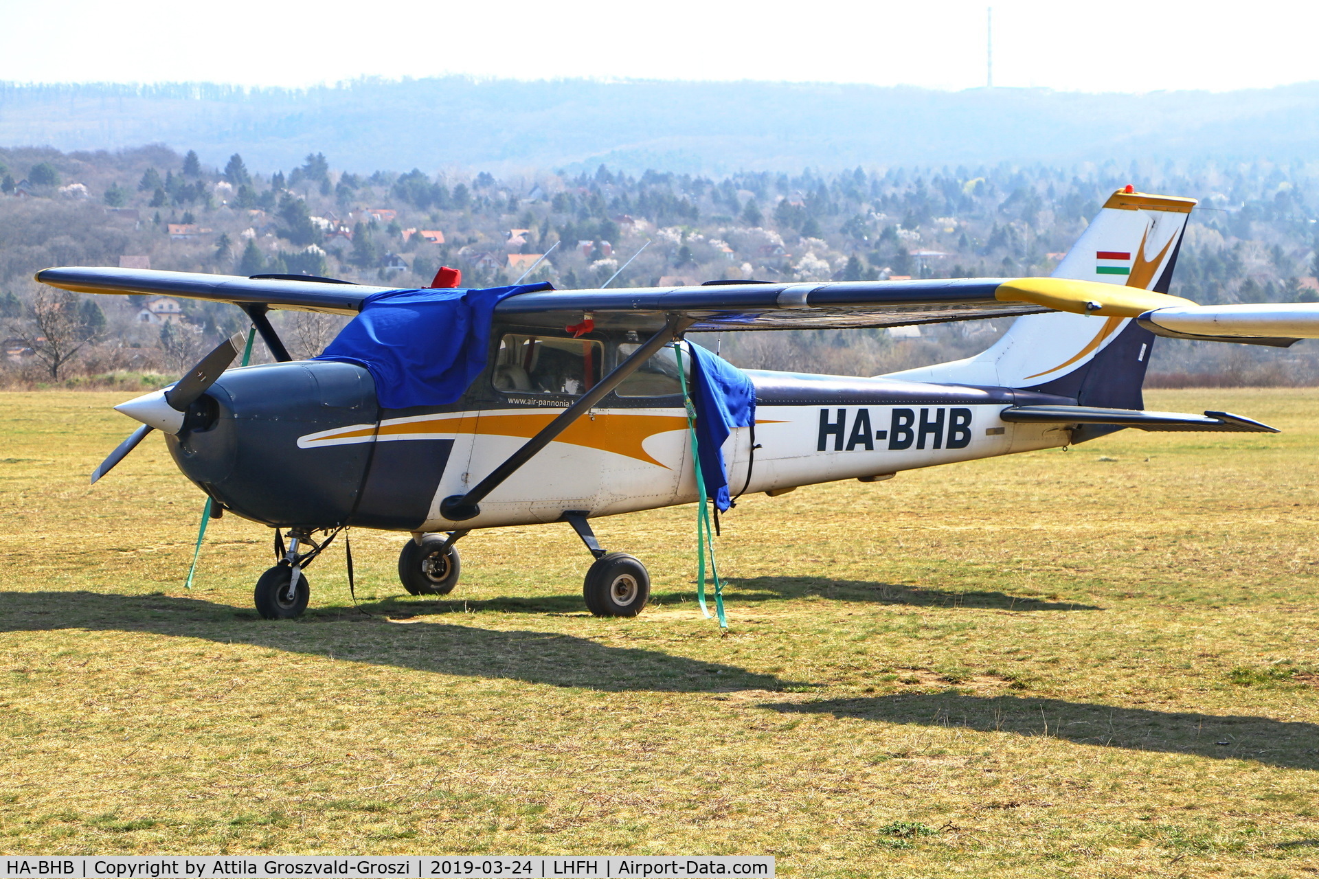 HA-BHB, Cessna 172K Skyhawk C/N 17258601, LHFH - Farkashegy Airport, Hungary