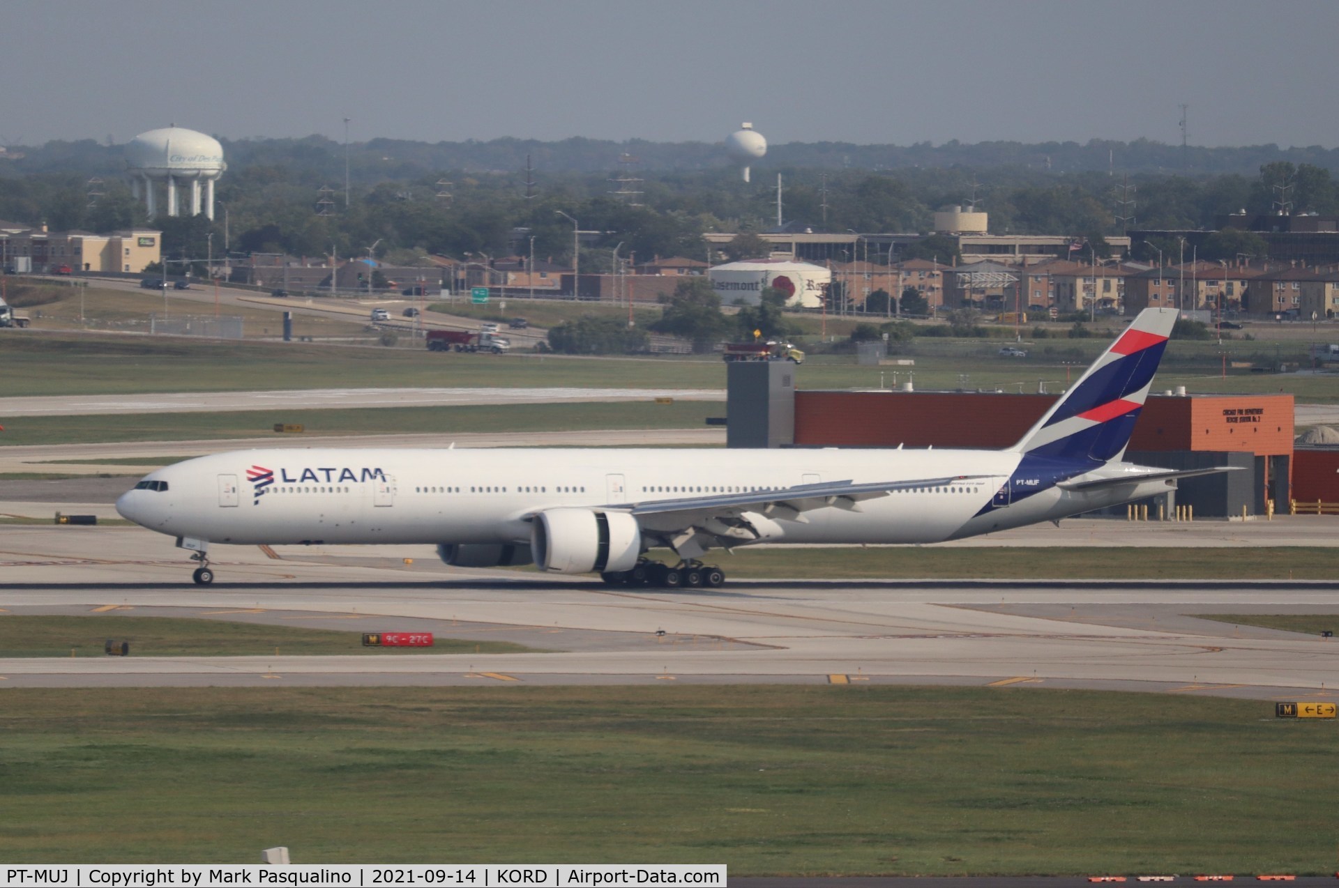 PT-MUJ, 2013 Boeing 777-32W/ER C/N 40588, Boeing 777-32W/ER