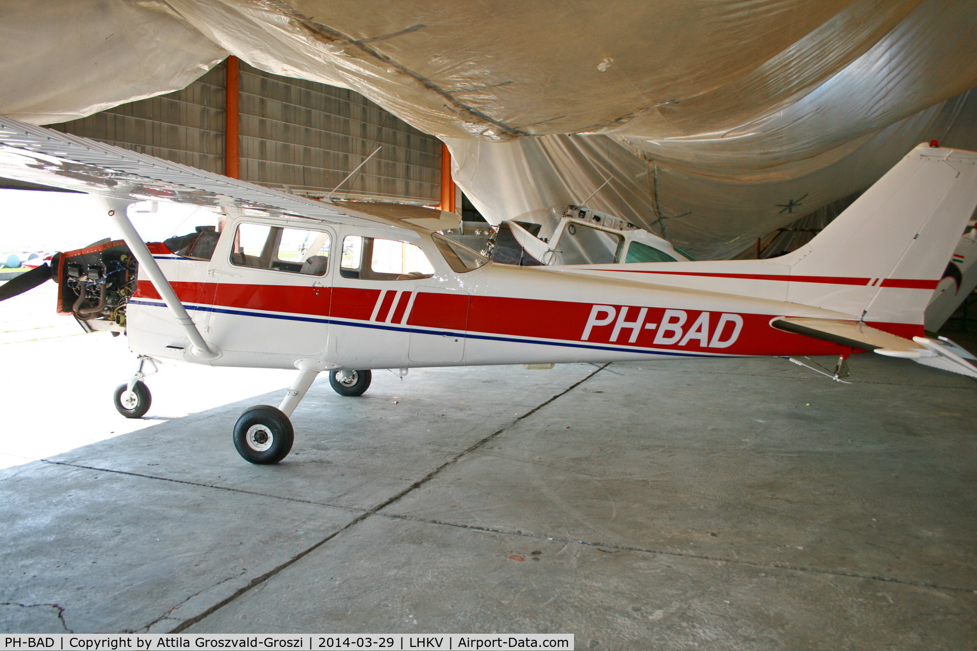 PH-BAD, 1975 Reims F172M ll Skyhawk C/N 1284, LHKV - Kaposújlak Airport, Hungary
