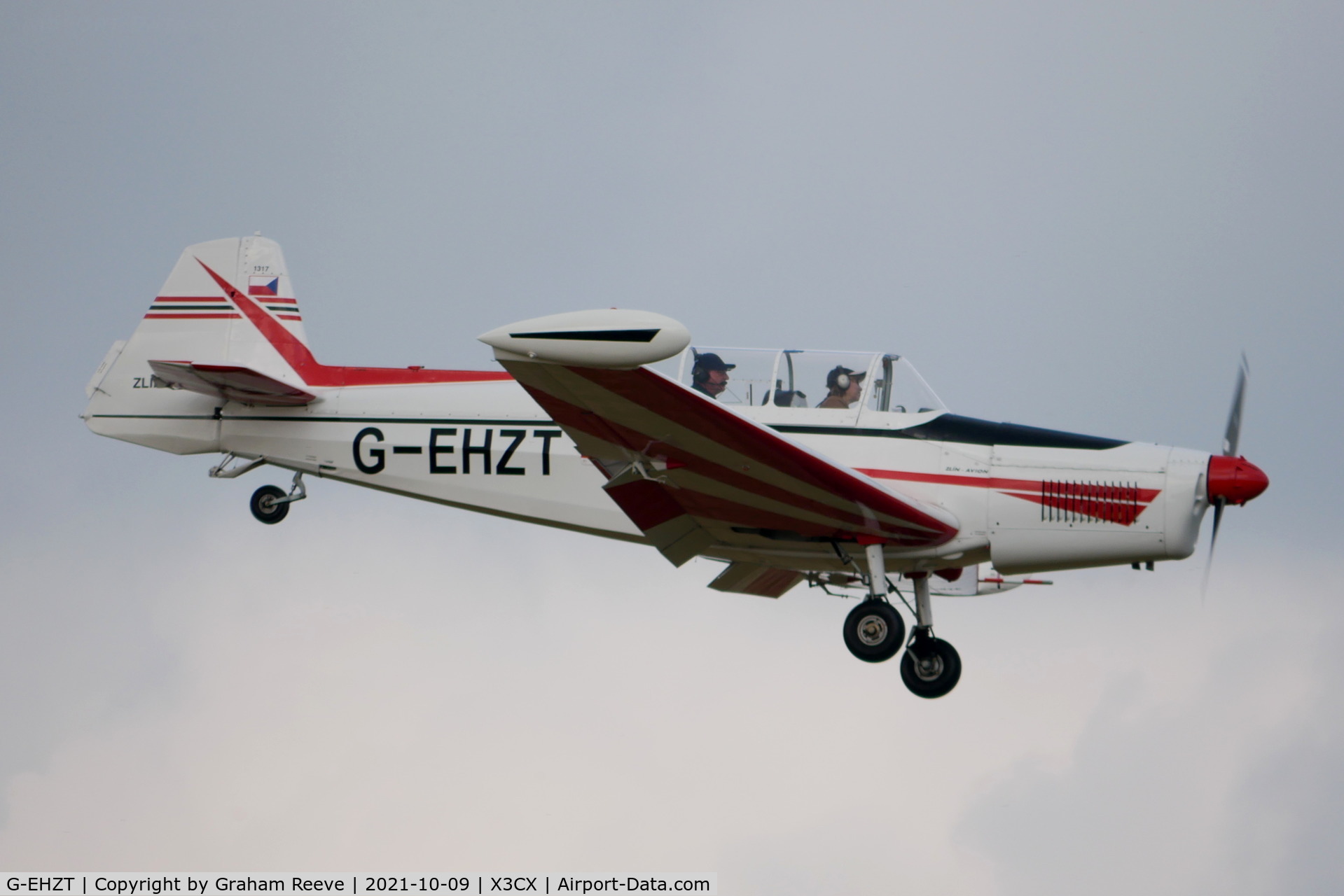G-EHZT, 1974 Zlin Z-526F Trener Master C/N 1317, Landing at Northrepps with 
