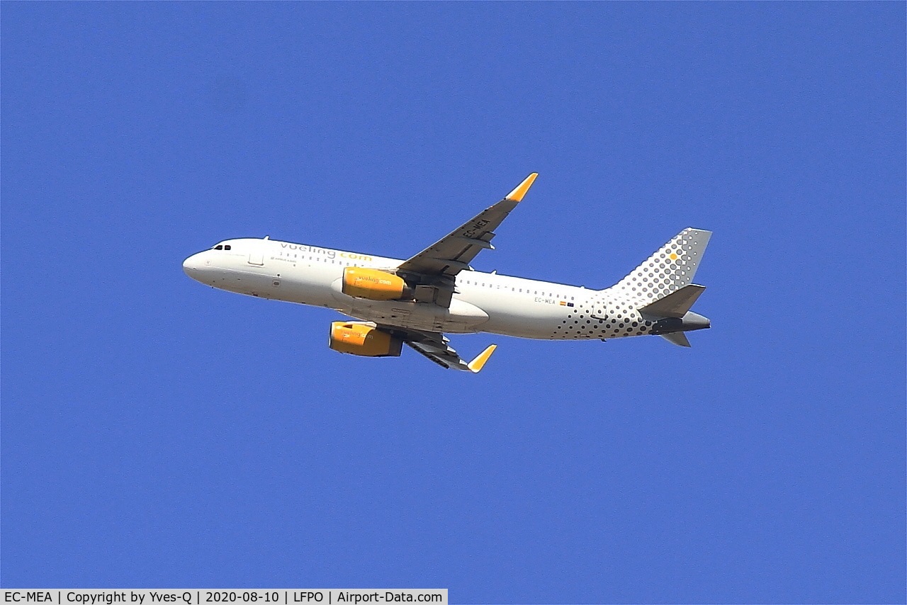 EC-MEA, 2014 Airbus A320-232 C/N 6400, Airbus A320-232, Climbing from rwy 24, Paris Orly airport (LFPO-ORY)
