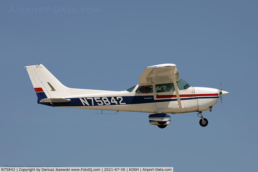 N75842, 1976 Cessna 172N C/N 17267997, Cessna 172N Skyhawk  C/N 17267997, N75842