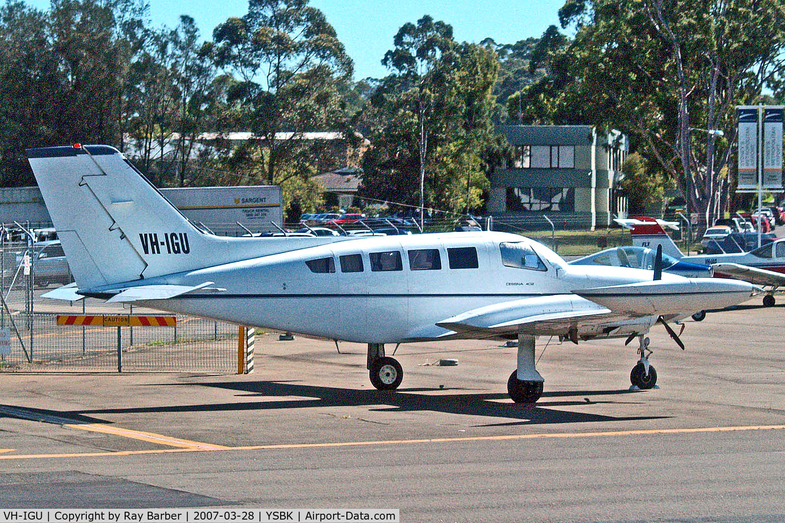 VH-IGU, 1976 Cessna 402B C/N 402B1070, VH-IGU   Cessna 402B [402B-1070] Sydney-Bankstown~VH 28/03/2007