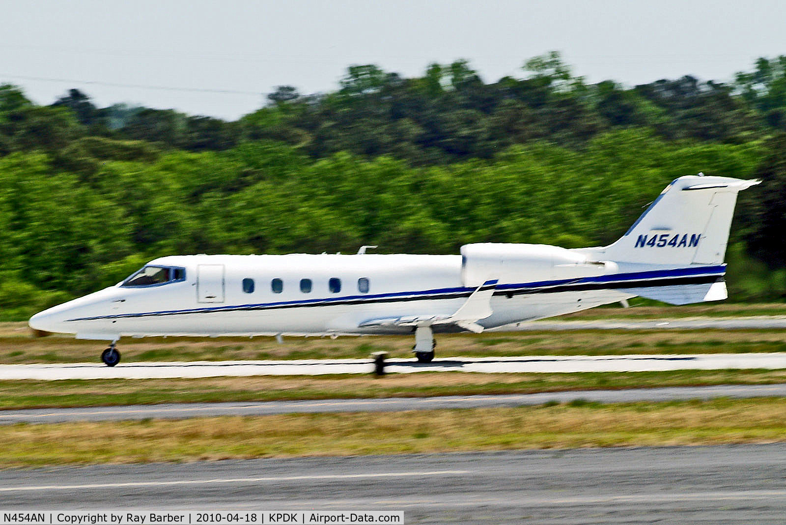 N454AN, 1994 Learjet 60 C/N 60-045, N454AN   Learjet 60 [60-045] Atlanta-Dekalb Peachtree~N 18/04/2010