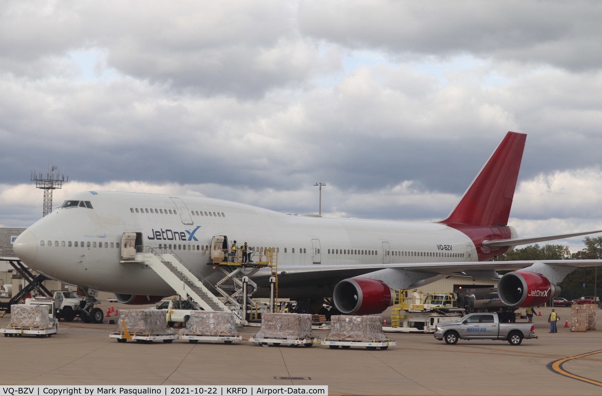 VQ-BZV, 1998 Boeing 747-41R C/N 29406, Boeing 747-41r