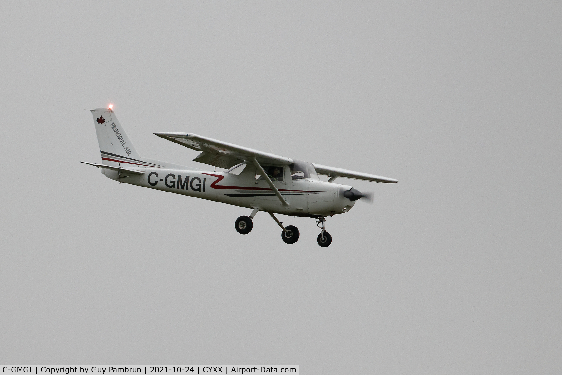 C-GMGI, 1979 Cessna 152 C/N 15282557, Landing on 07