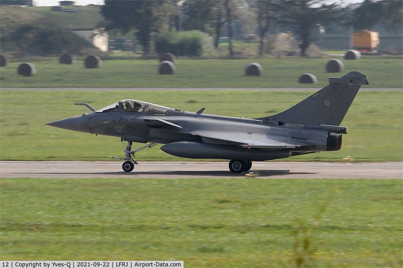 12, Dassault Rafale M C/N 12, Dassault Rafale M, Take off run rwy 07, Landivisiau naval air base (LFRJ)