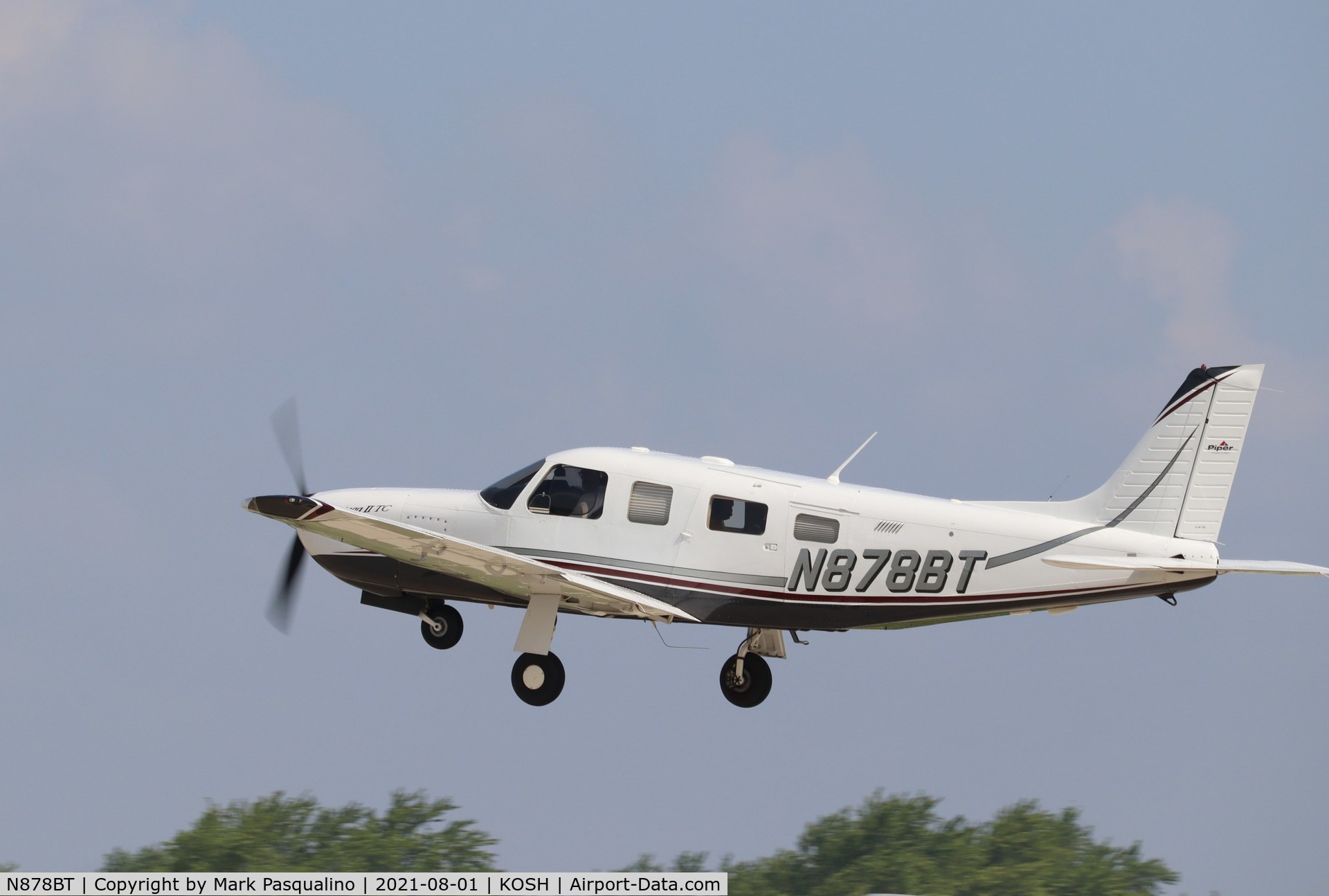 N878BT, 2005 Piper PA-32R-301T Turbo Saratoga C/N 3257402, Piper PA-32R-301T
