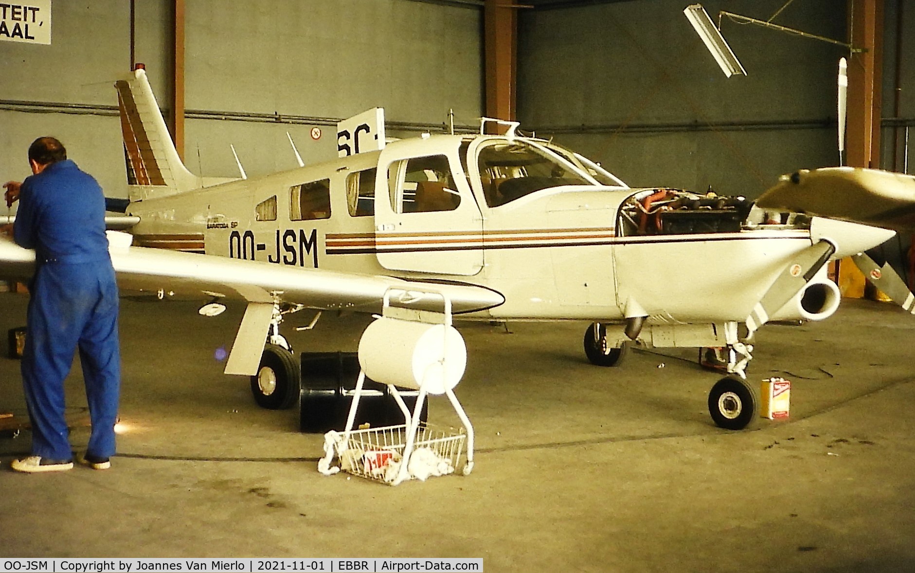 OO-JSM, 1980 Piper PA-32R-301T Turbo Saratoga C/N 32R-8029109, Slide scan