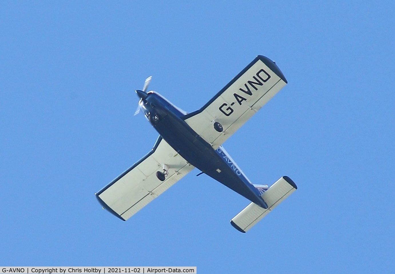 G-AVNO, 1967 Piper PA-28-180 Cherokee C/N 28-4105, Over Westcliff, Essex
