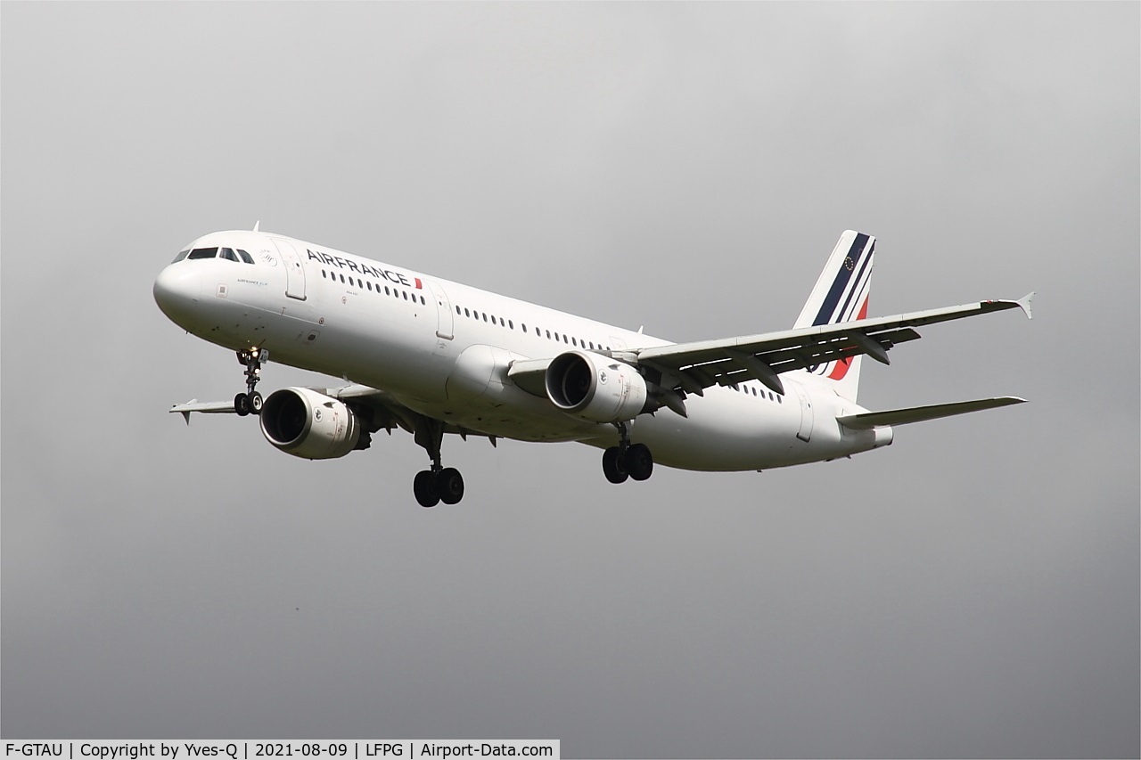 F-GTAU, 2009 Airbus A321-212 C/N 3814, Airbus A321-212, Short approach rwy 26L, Roissy Charles De Gaulle Airport (LFPG-CDG)