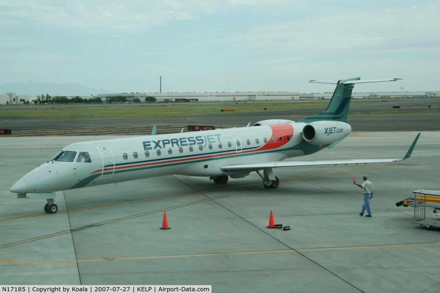 N17185, 2005 Embraer ERJ-145XR (EMB-145XR) C/N 14500922, Shot from terminal