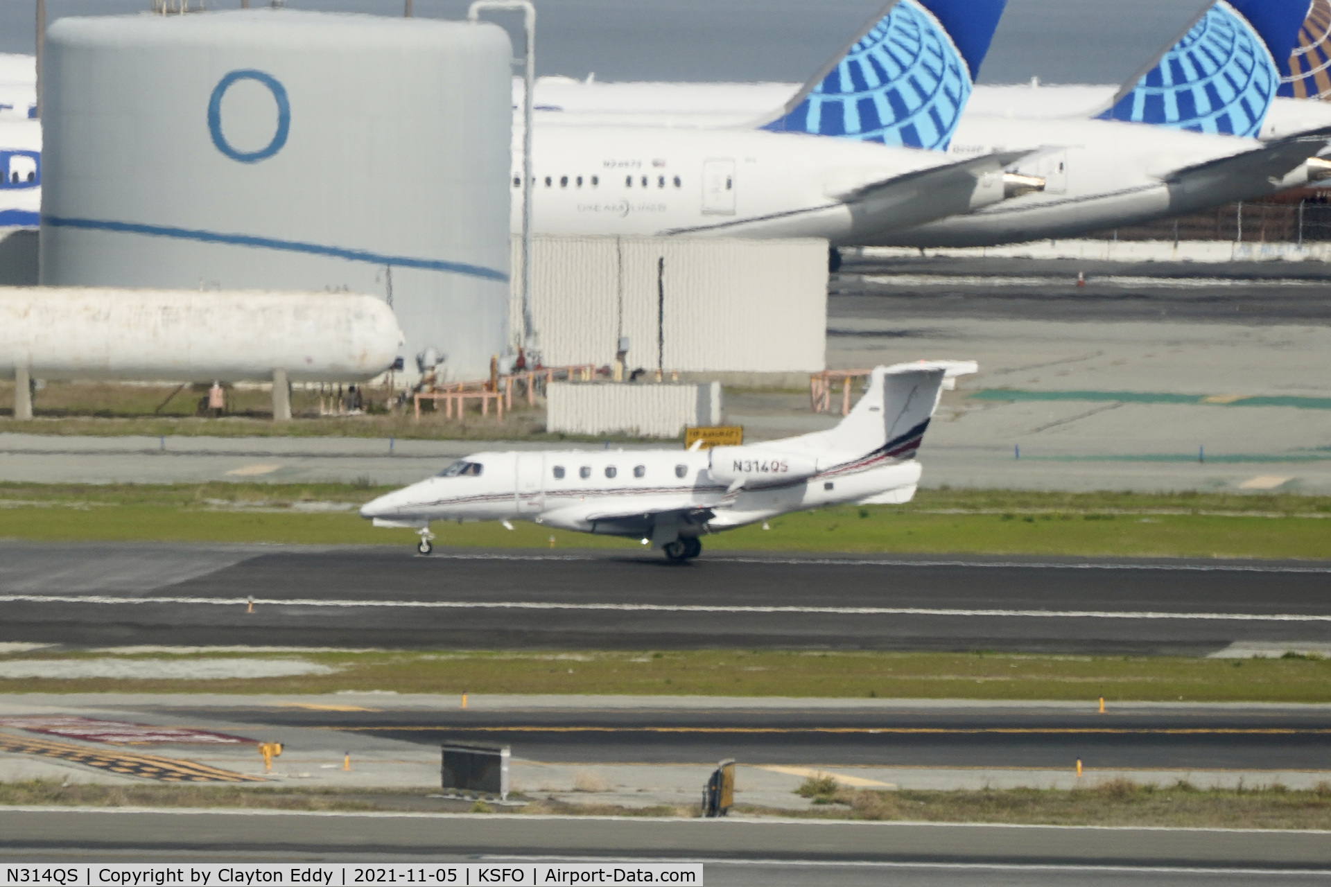 N314QS, 2013 Embraer EMB-505 Phenom 300 C/N 50500158, Sky Terrace SFO 2021.