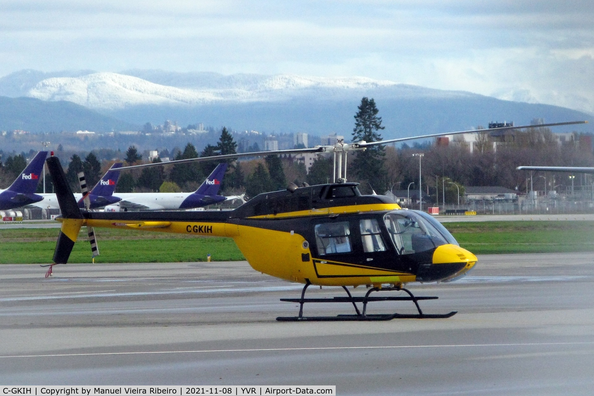 C-GKIH, 1994 Bell 206B C/N 4308, Seen at YVR