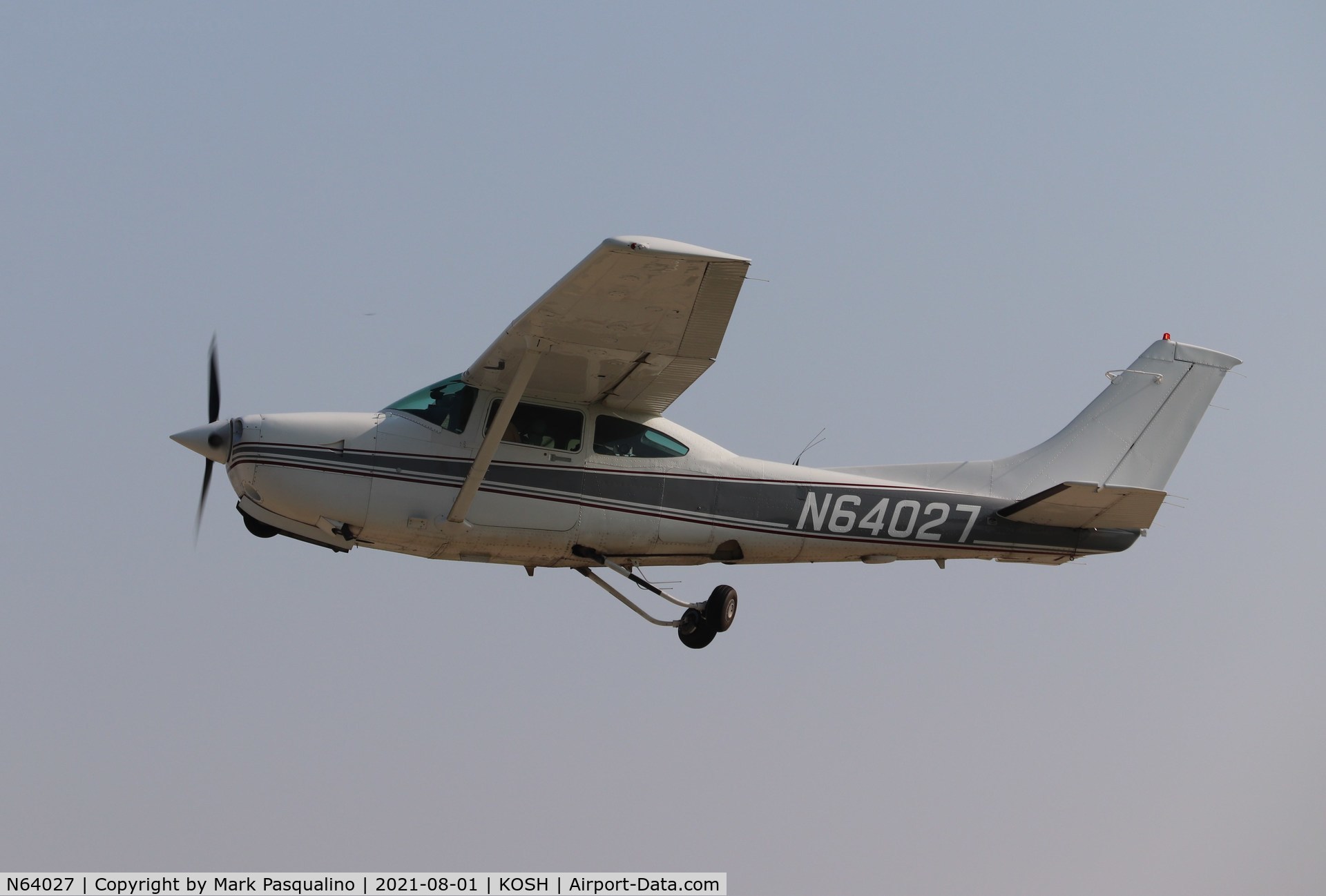 N64027, 1985 Cessna R182 Skylane RG C/N R18202021, Cessna R182