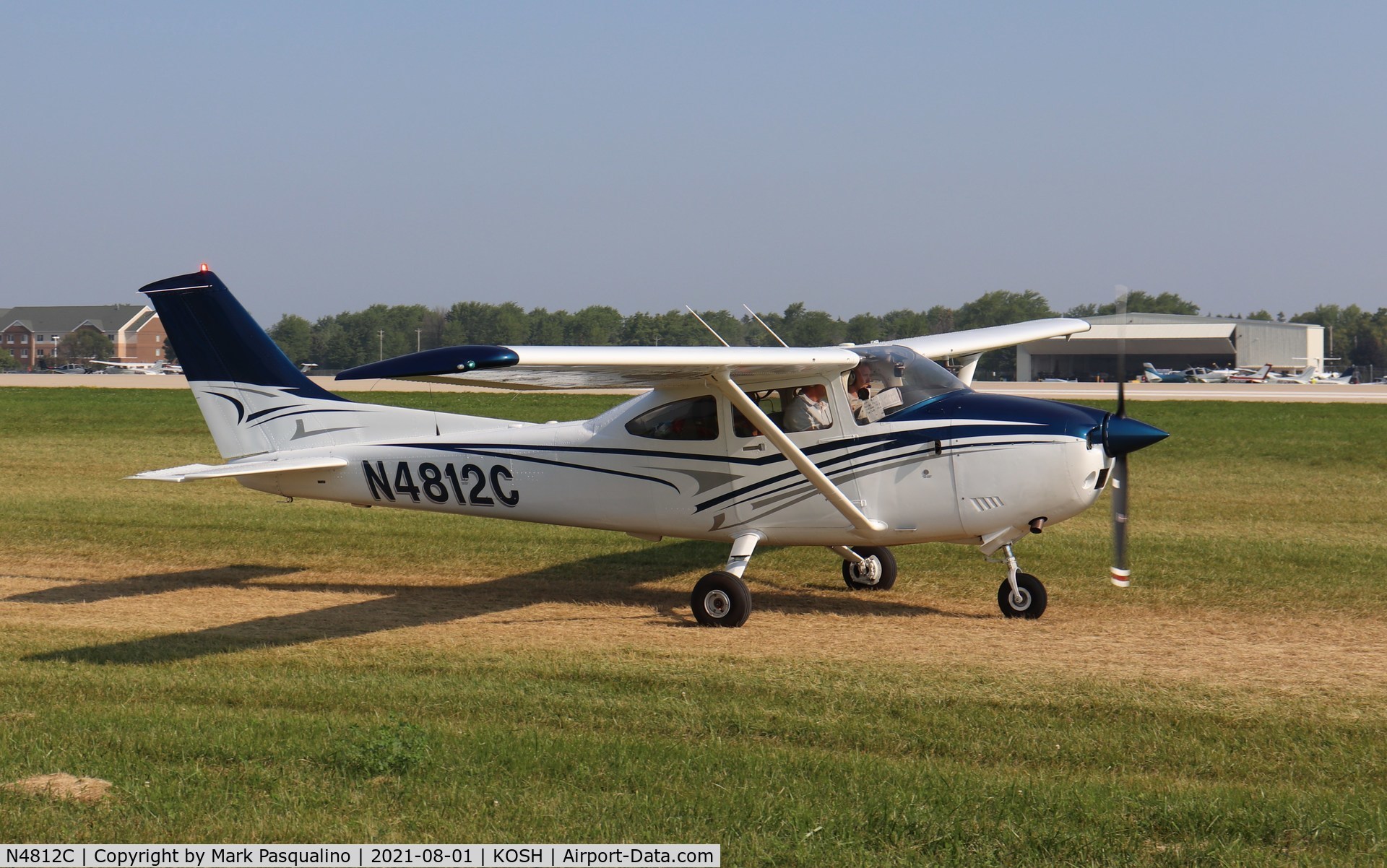 N4812C, 1981 Cessna 182R Skylane C/N 18268132, Cessna 182R