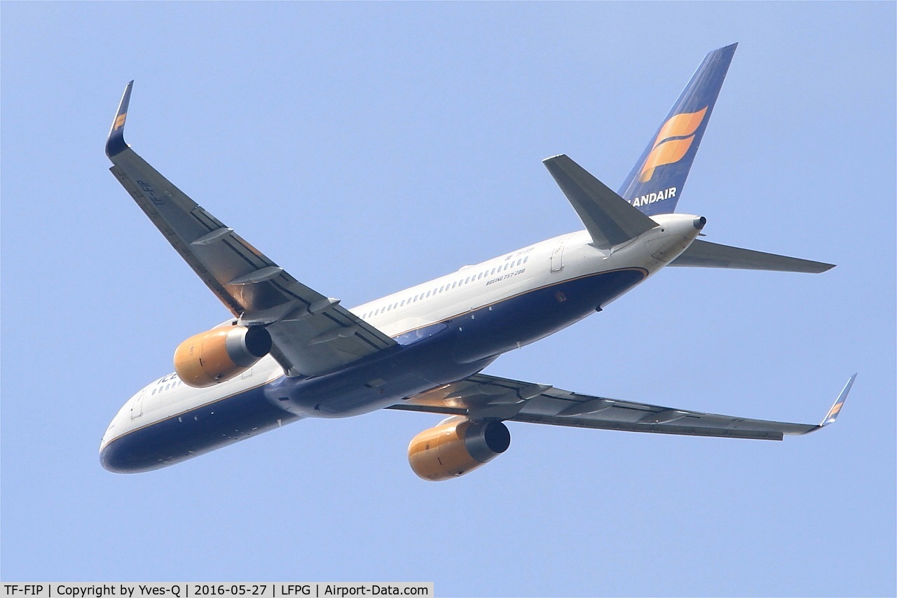 TF-FIP, 2000 Boeing 757-208 C/N 30423, Boeing 757-208, Climbing from rwy 27L, Roissy Charles De Gaulle airport (LFPG-CDG)