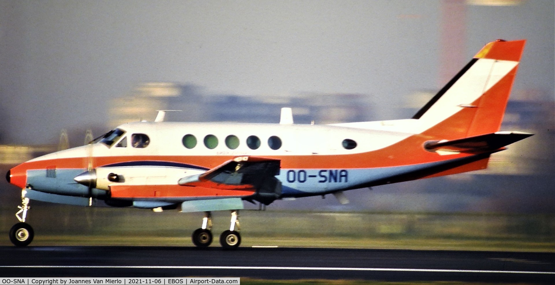 OO-SNA, 1975 Beech 100 King Air C/N B-217, Slide scan