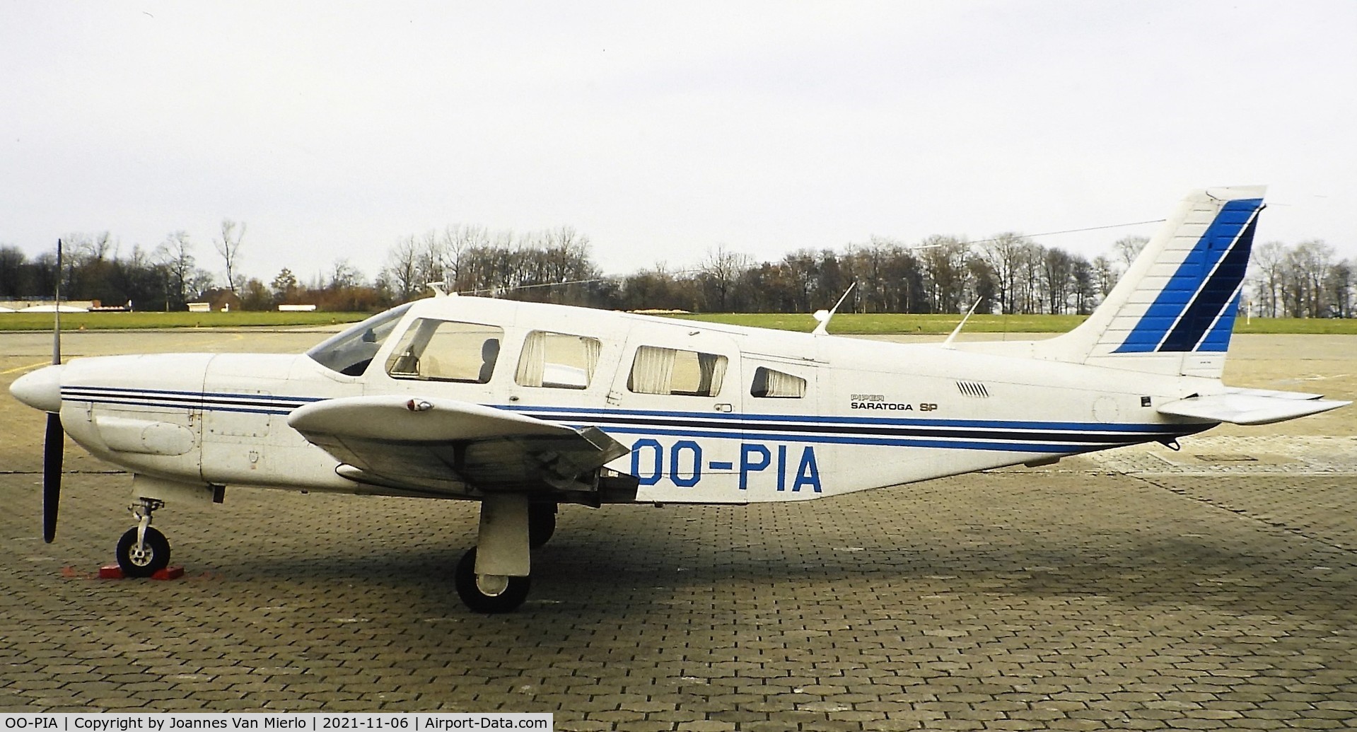 OO-PIA, 1980 Piper PA-32R-301 Saratoga SP C/N 32R-8013008, Slide scan