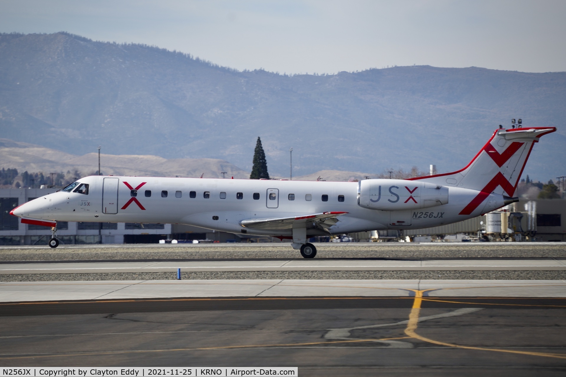 N256JX, 2000 Embraer ERJ-135LR (EMB-135LR) C/N 145211, Reno-Tahoe International airport 2021.