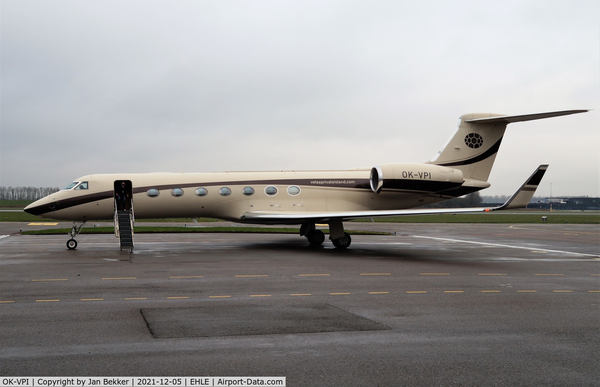 OK-VPI, 2008 Gulfstream Aerospace GV-SP (G550) C/N 5189, Arriving Lelystad Airport. Probably for a new livery by Satys