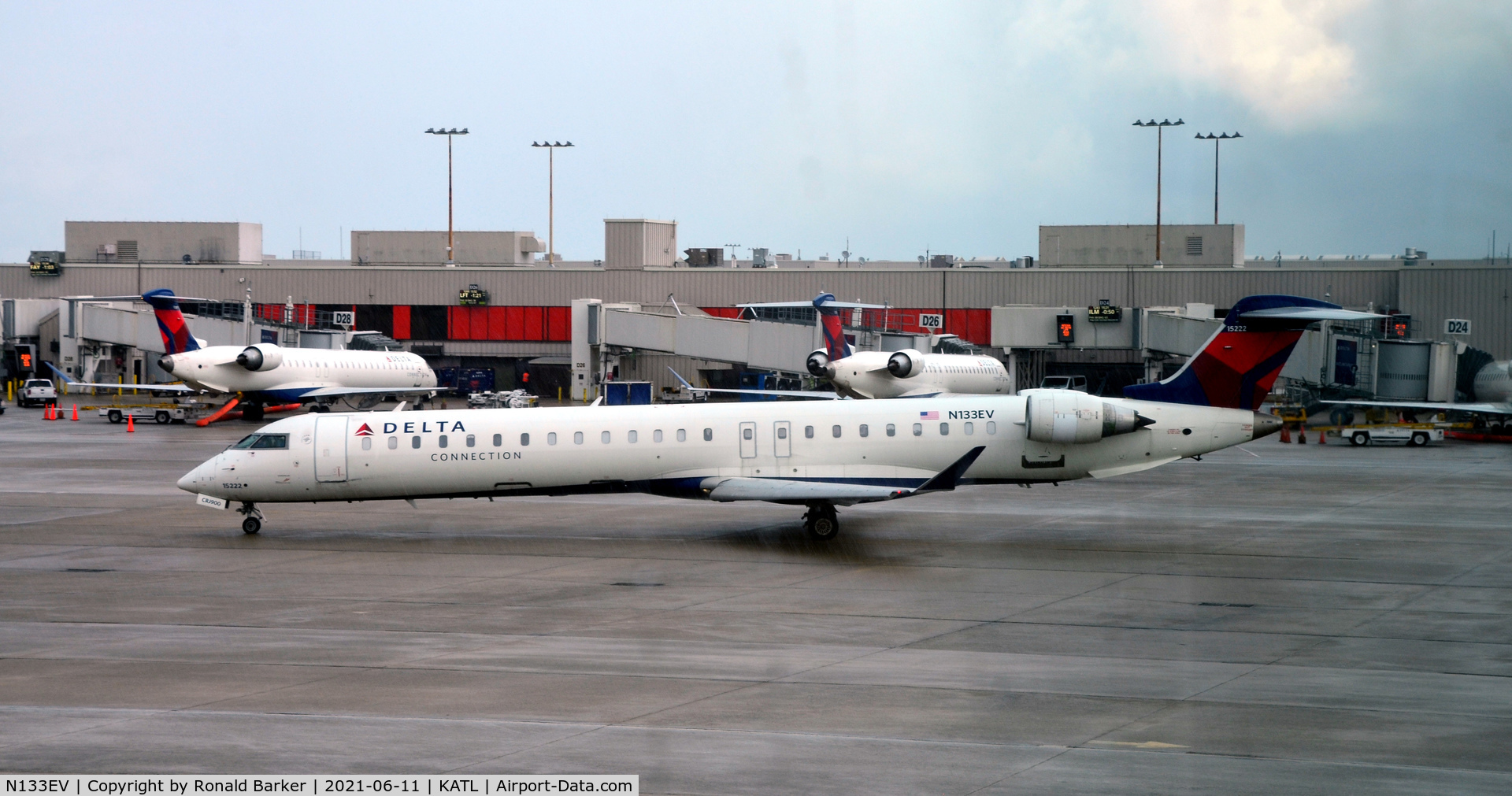 N133EV, 2009 Bombardier CRJ-900ER (CL-600-2D24) C/N 15222, Taxi Atlanta