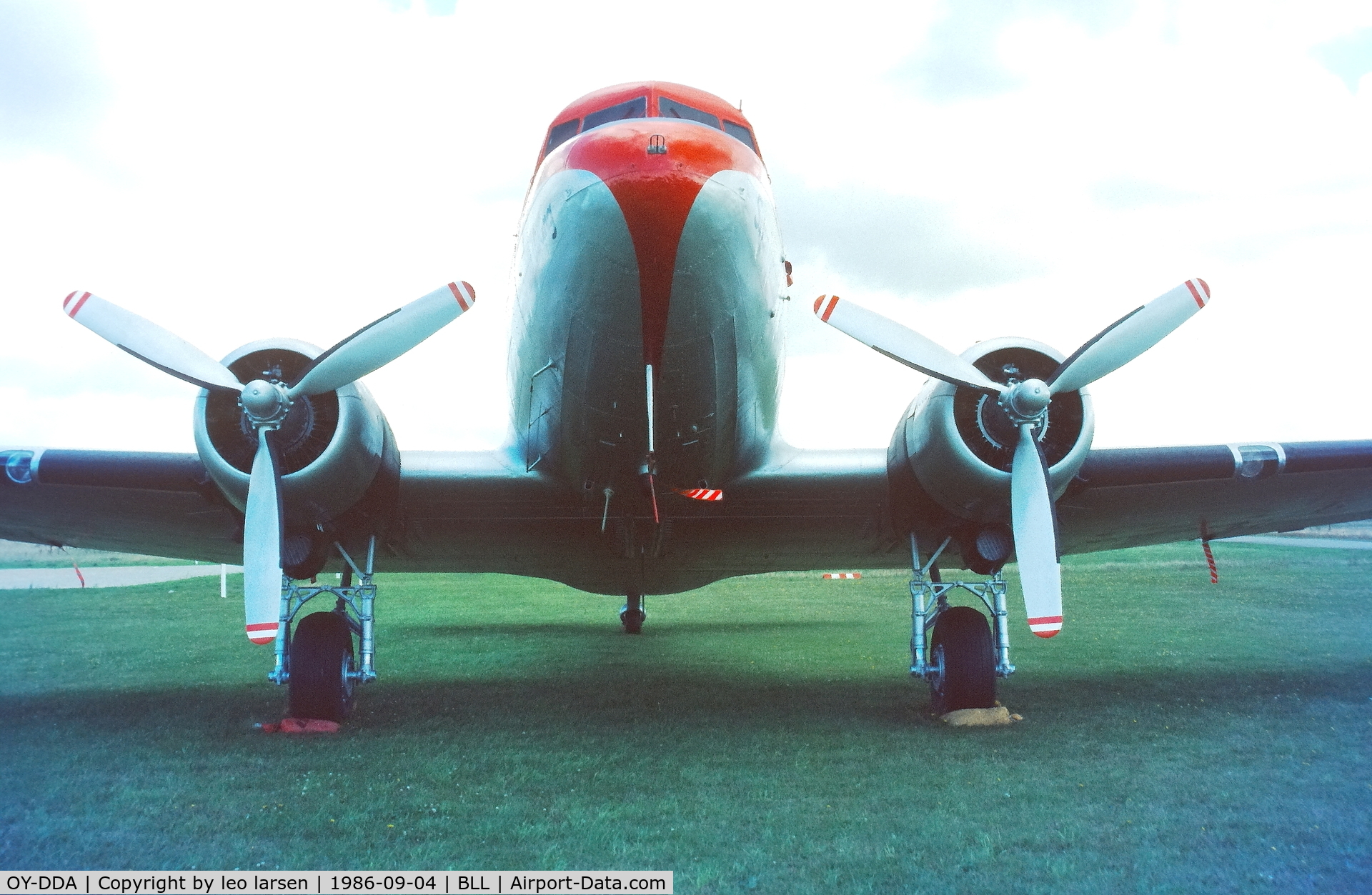 OY-DDA, 1941 Douglas C-47A Skytrain C/N 9664, Billund 4.9.1986