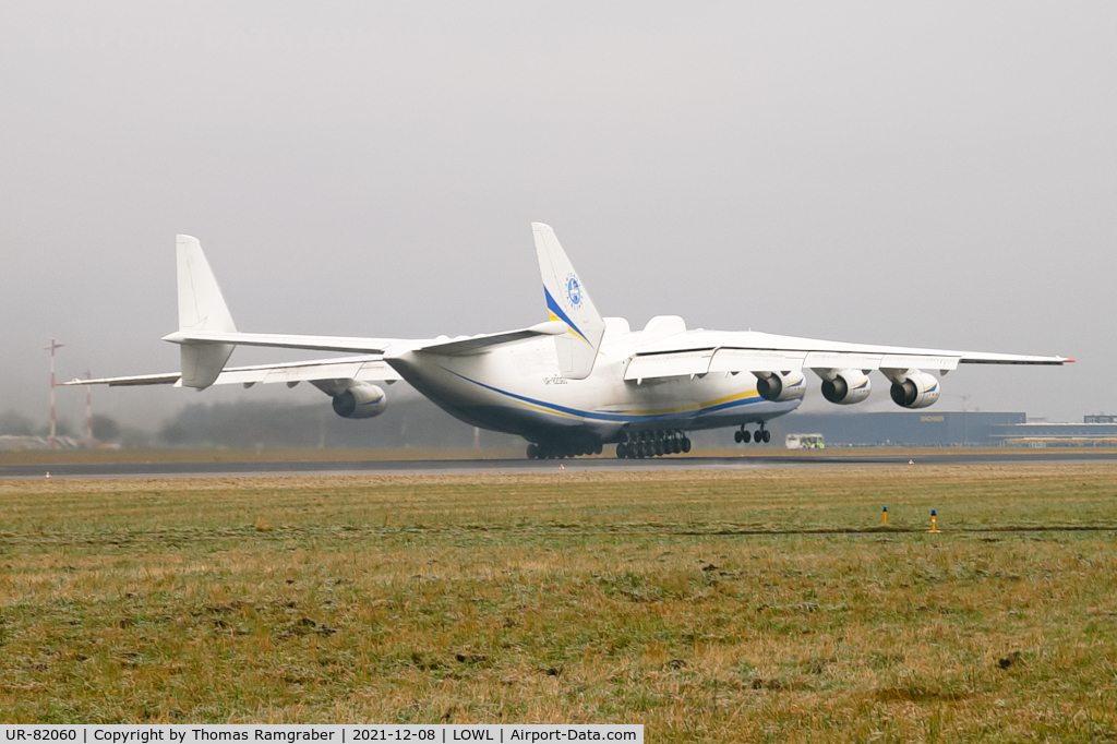 UR-82060, 1988 Antonov An-225 Mriya C/N 19530503763, Antonov Airlines Antonov An-225