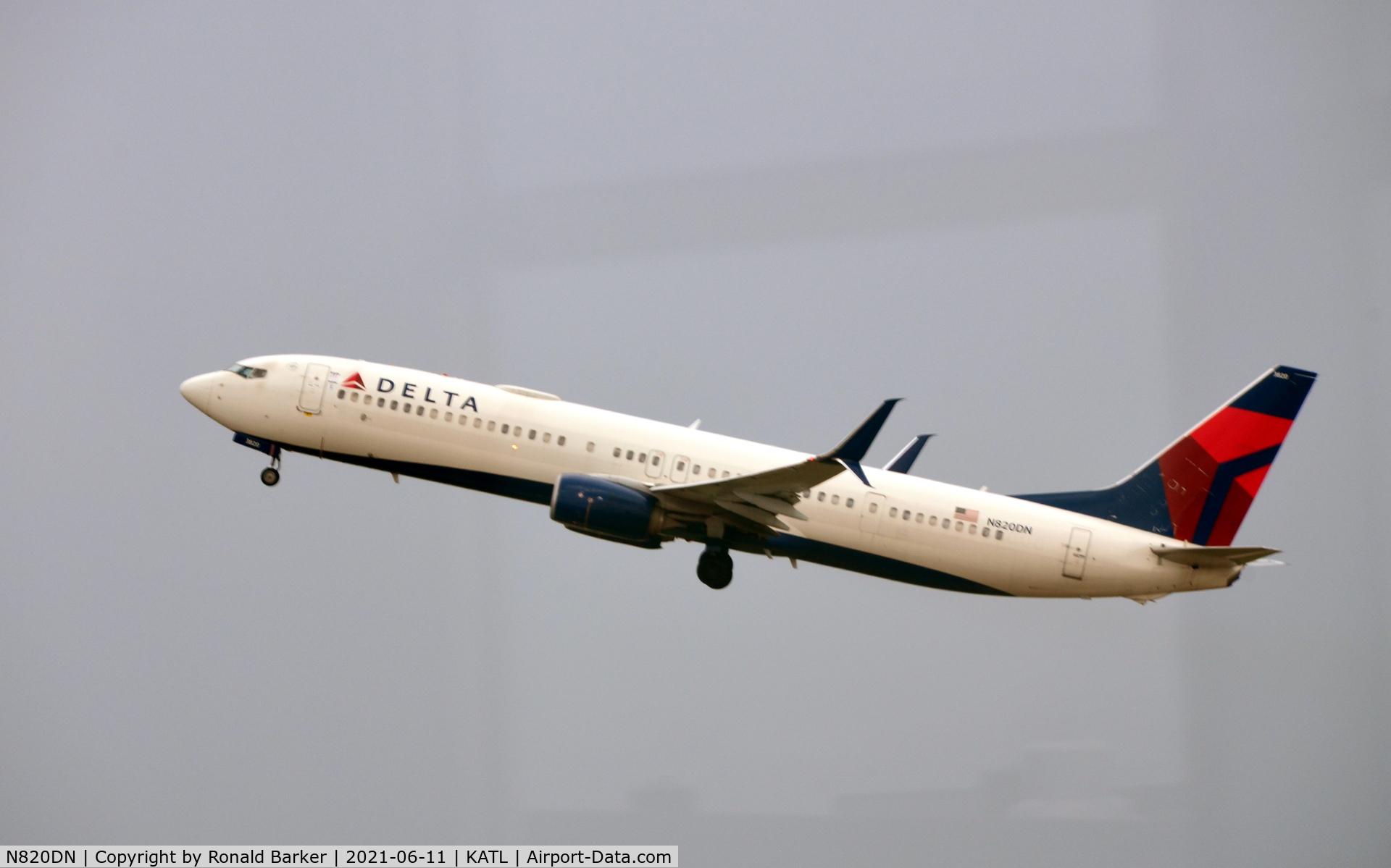 N820DN, 2014 Boeing 737-932/ER C/N 31931, Takeoff Atlanta