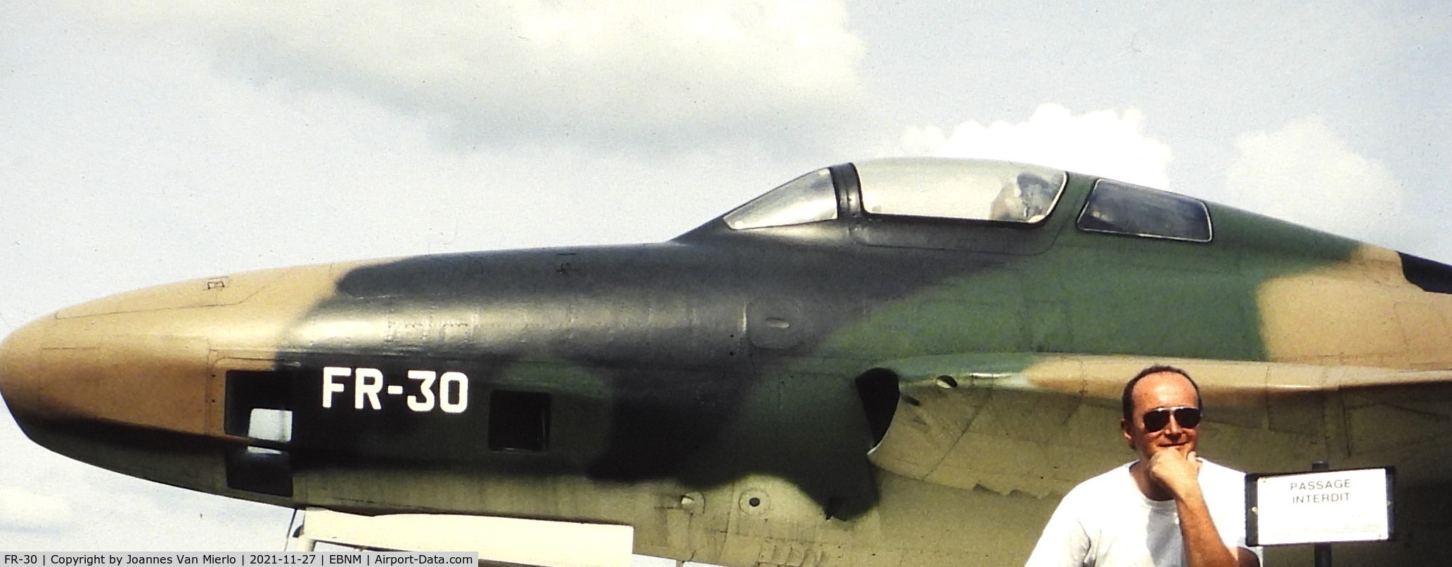 FR-30, Republic RF-84F Thunderflash C/N Not found (51-17015), Slide scan