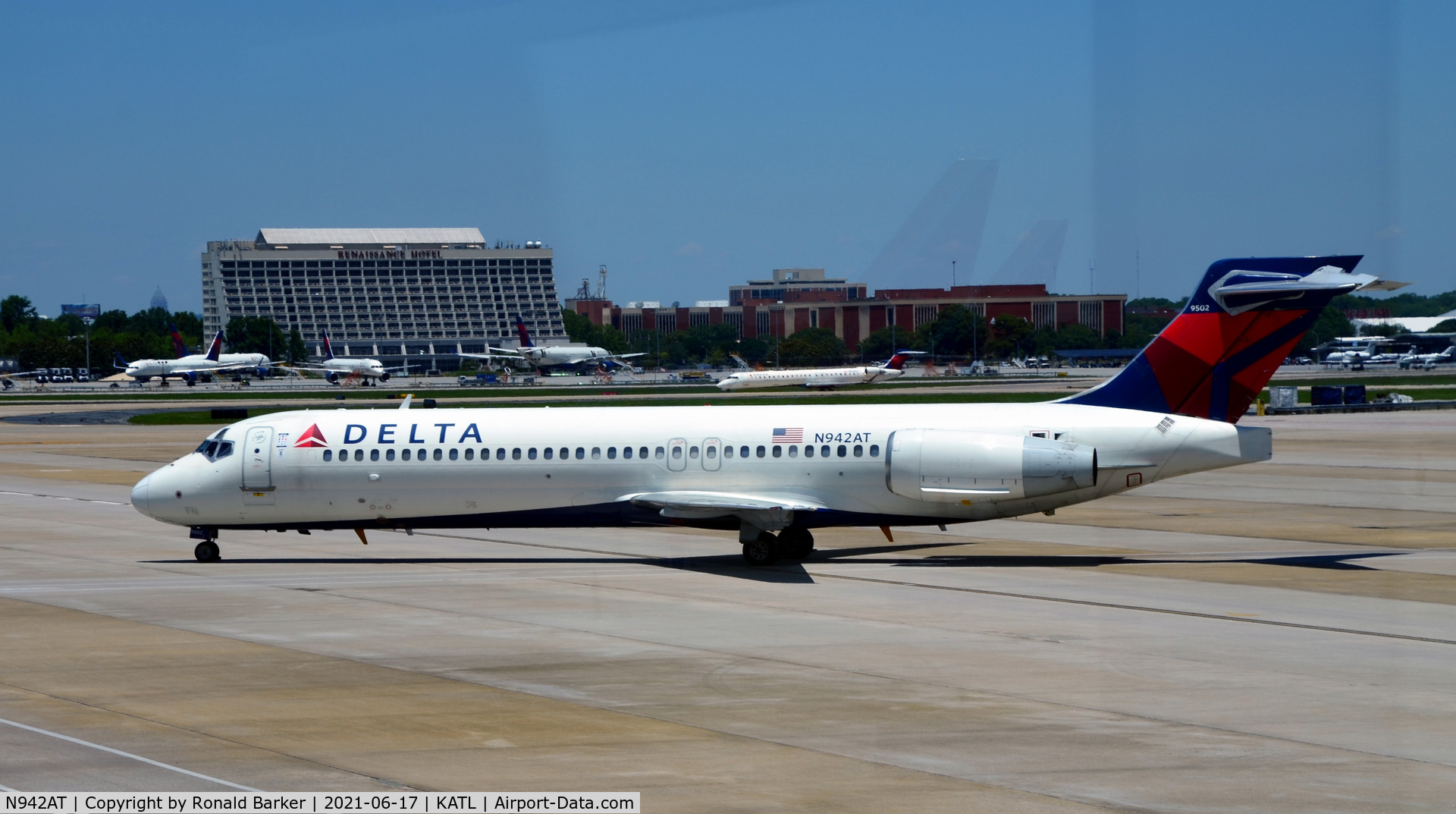 N942AT, 1999 Boeing 717-200 C/N 55005, Fixin' to taxi Atlanta