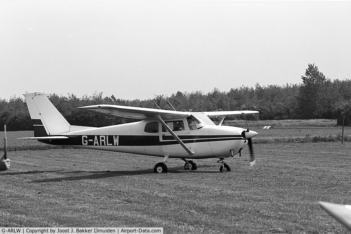 G-ARLW, 1961 Cessna 172B Skyhawk C/N 172-48499, photo made at Lelystad Airport NVAV Fly-in 1984