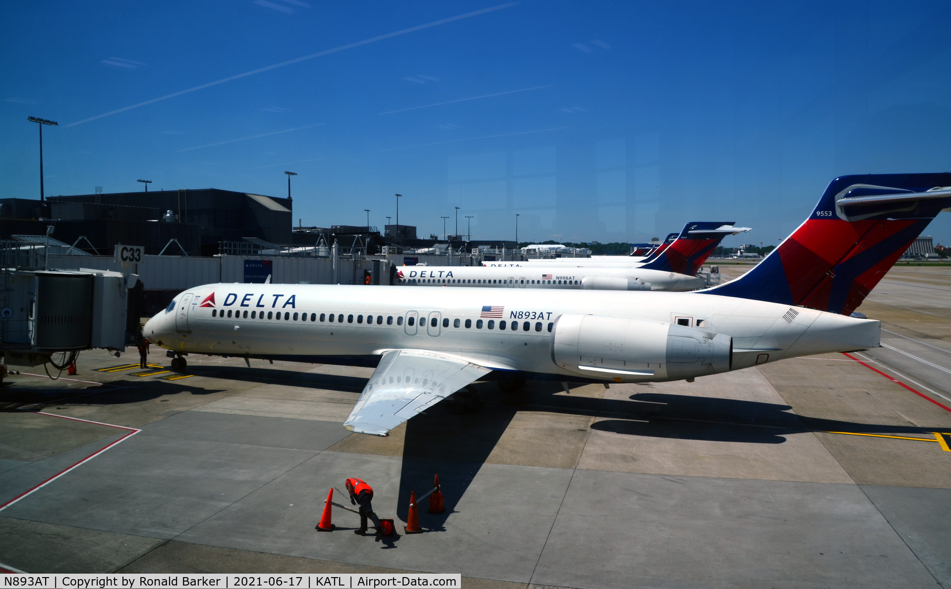 N893AT, 2004 Boeing 717-200 C/N 55045, Arrive gate C33 Atlanta