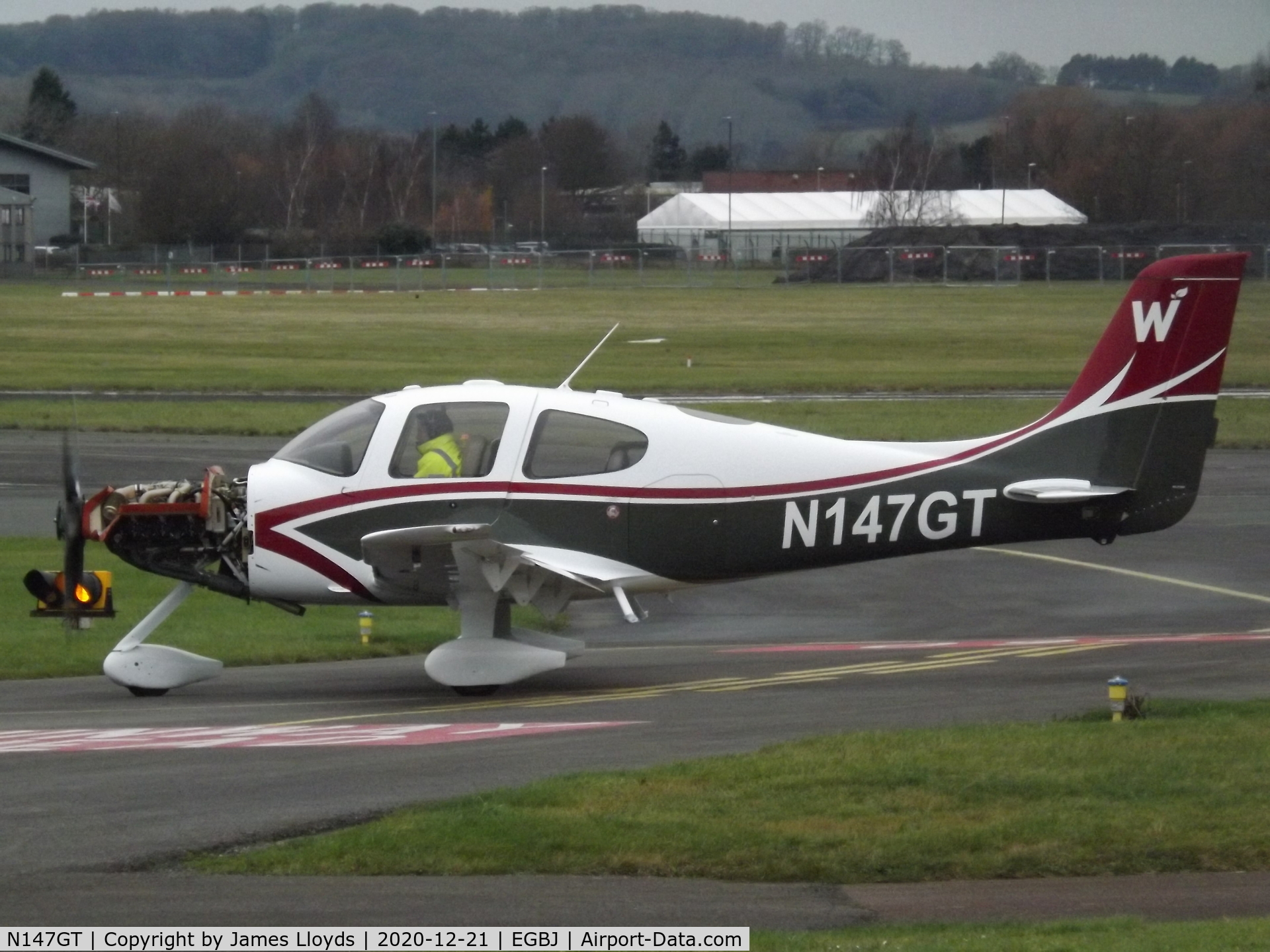 N147GT, 2004 Cirrus SR22 G2 C/N 1069, Seen with a new paint Job at Gloucestershire Airport.