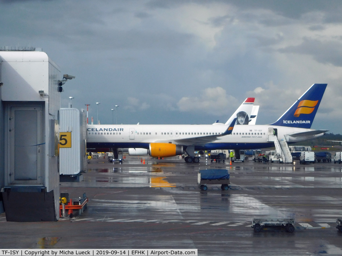 TF-ISY, 1991 Boeing 757-223 C/N 24594, At Vantaa