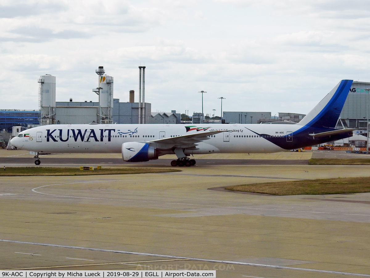 9K-AOC, 2016 Boeing 777-300/ER C/N 62561, At Heathrow