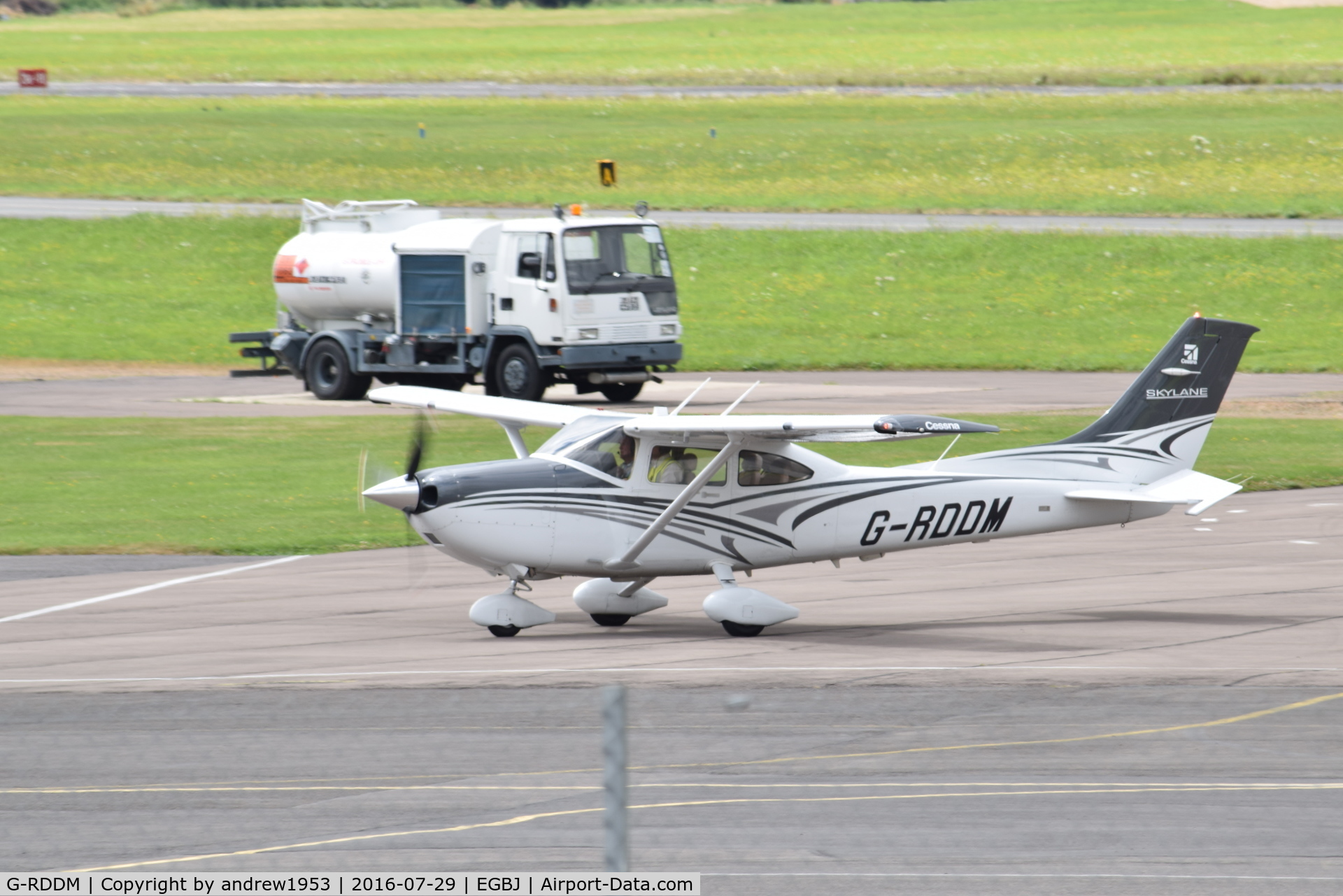 G-RDDM, 2015 Cessna 182T Skylane Skylane C/N 18282387, G-RDDM at Gloucestershire Airport.