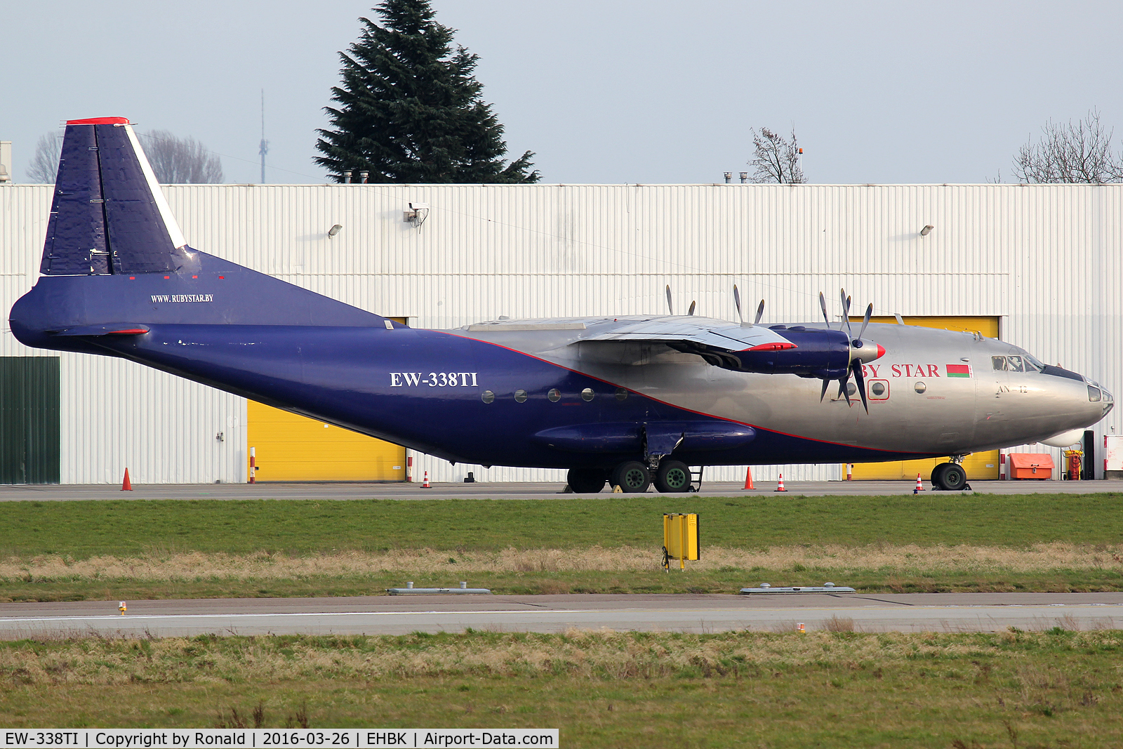 EW-338TI, Antonov An-12 C/N 1340106, at maastricht