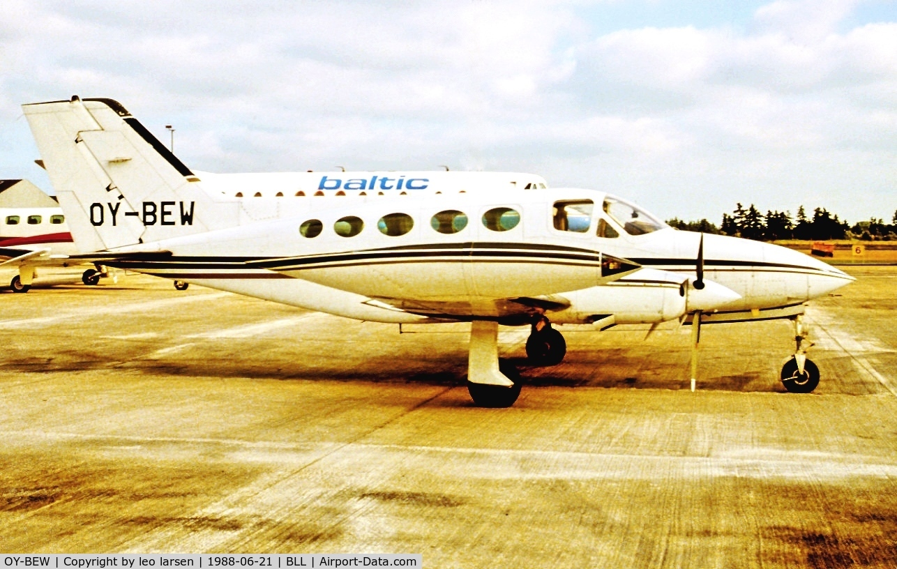 OY-BEW, 1977 Cessna 414 Chancellor C/N 414-0934, Billund 21.6.1988