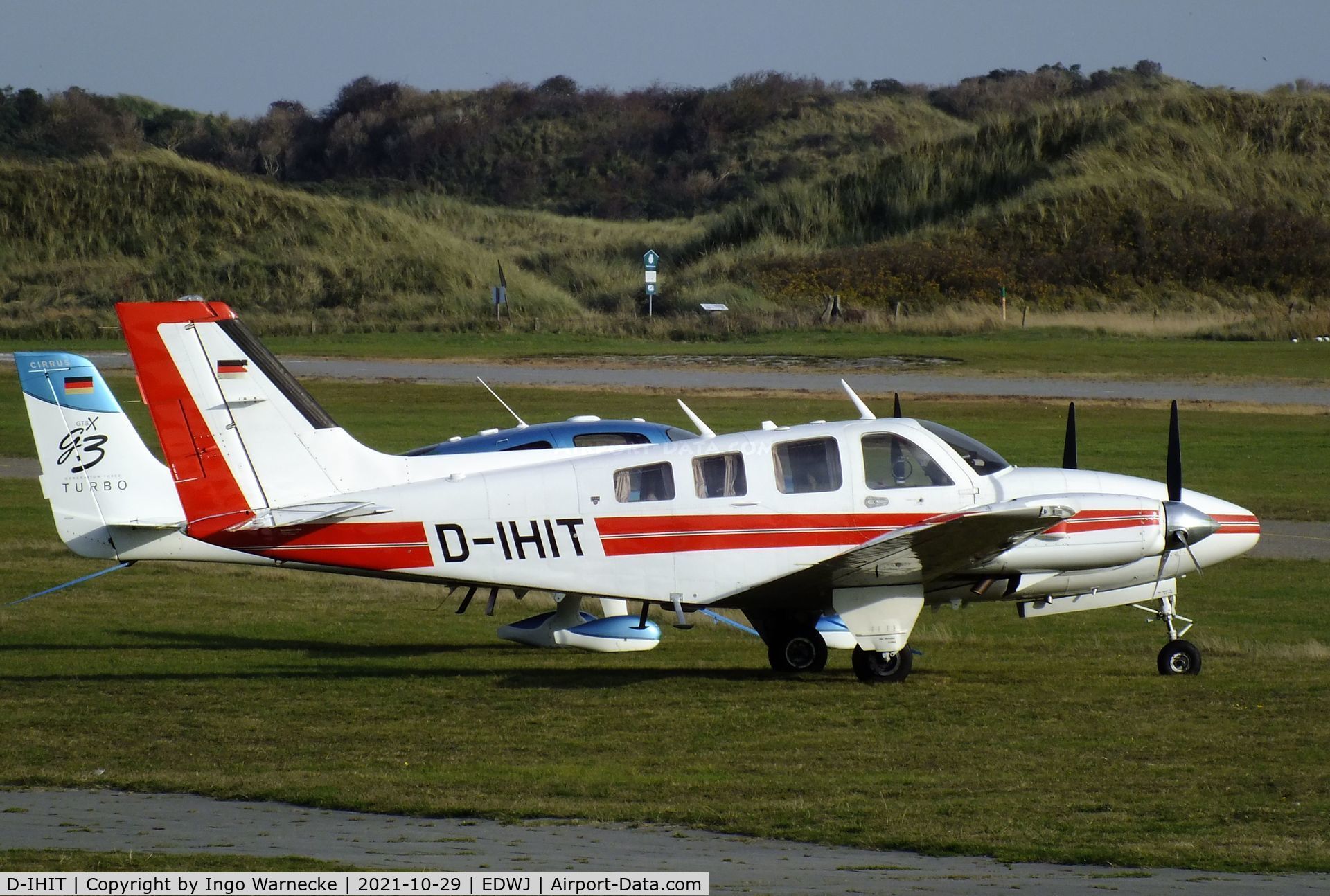 D-IHIT, 1977 Beech 58P Baron Baron C/N TJ-97, Beechcraft 58P Pressurized Baron at Juist airfield