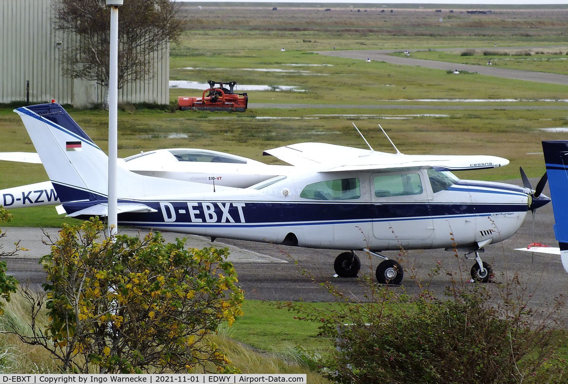 D-EBXT, Cessna 210 C/N 2101063, Cessna 210 Centurion at Norderney airfield