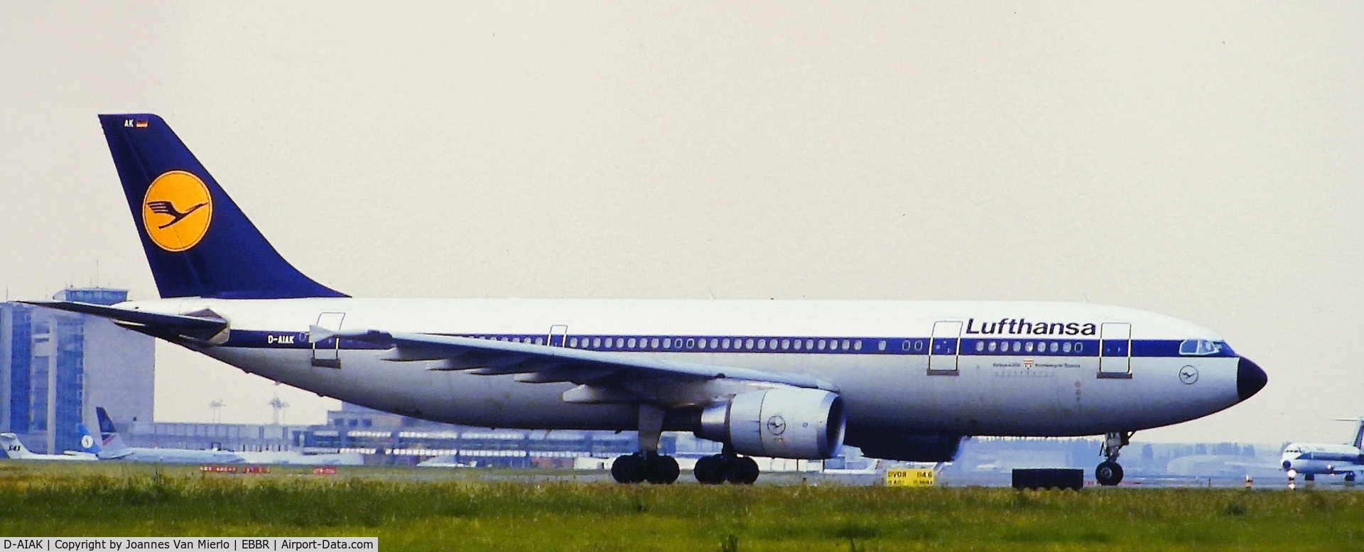 D-AIAK, 1987 Airbus A300B4-603 C/N 401, Slide scan