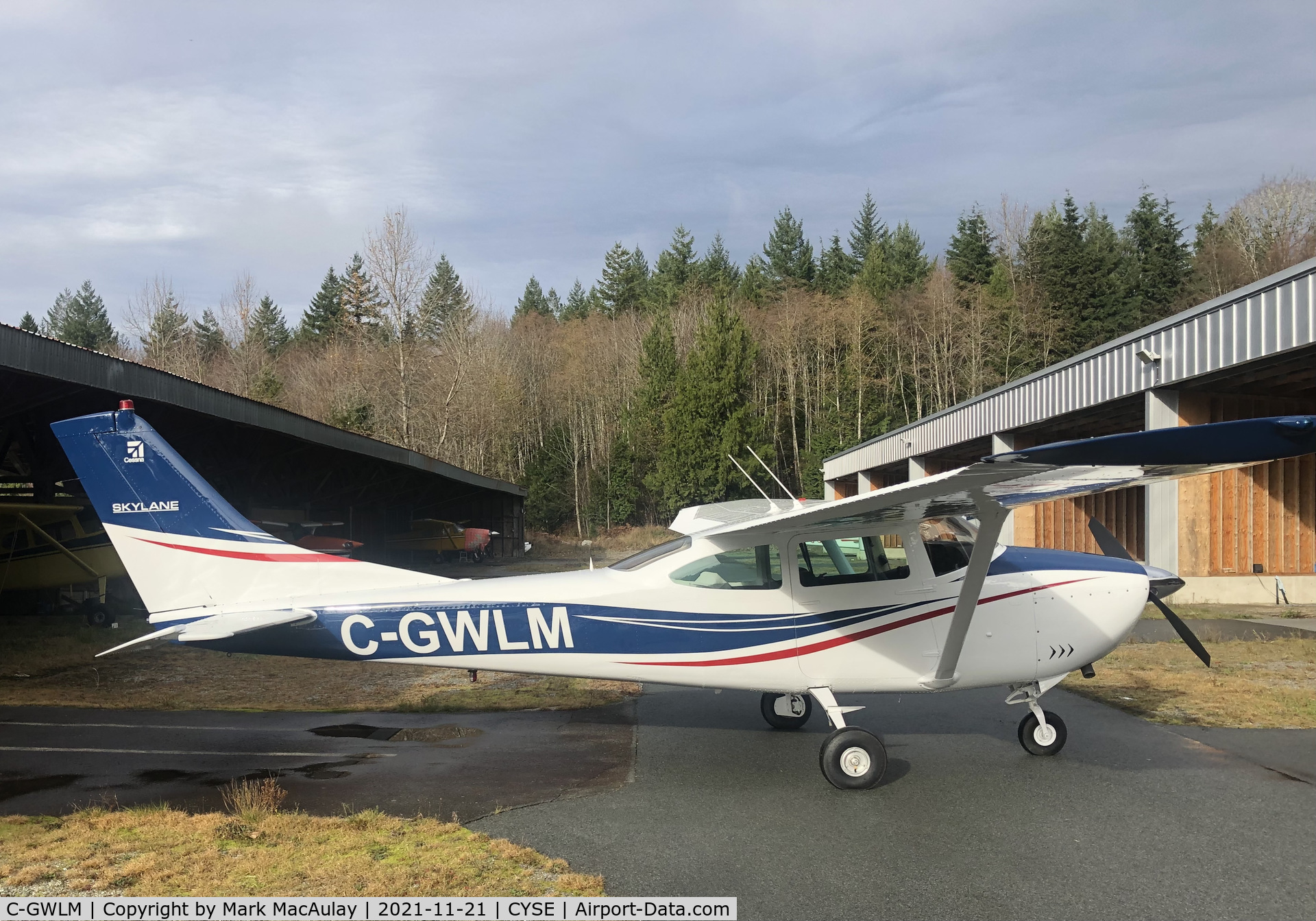 C-GWLM, 1965 Cessna 182H Skylane C/N 18256625, newly painted